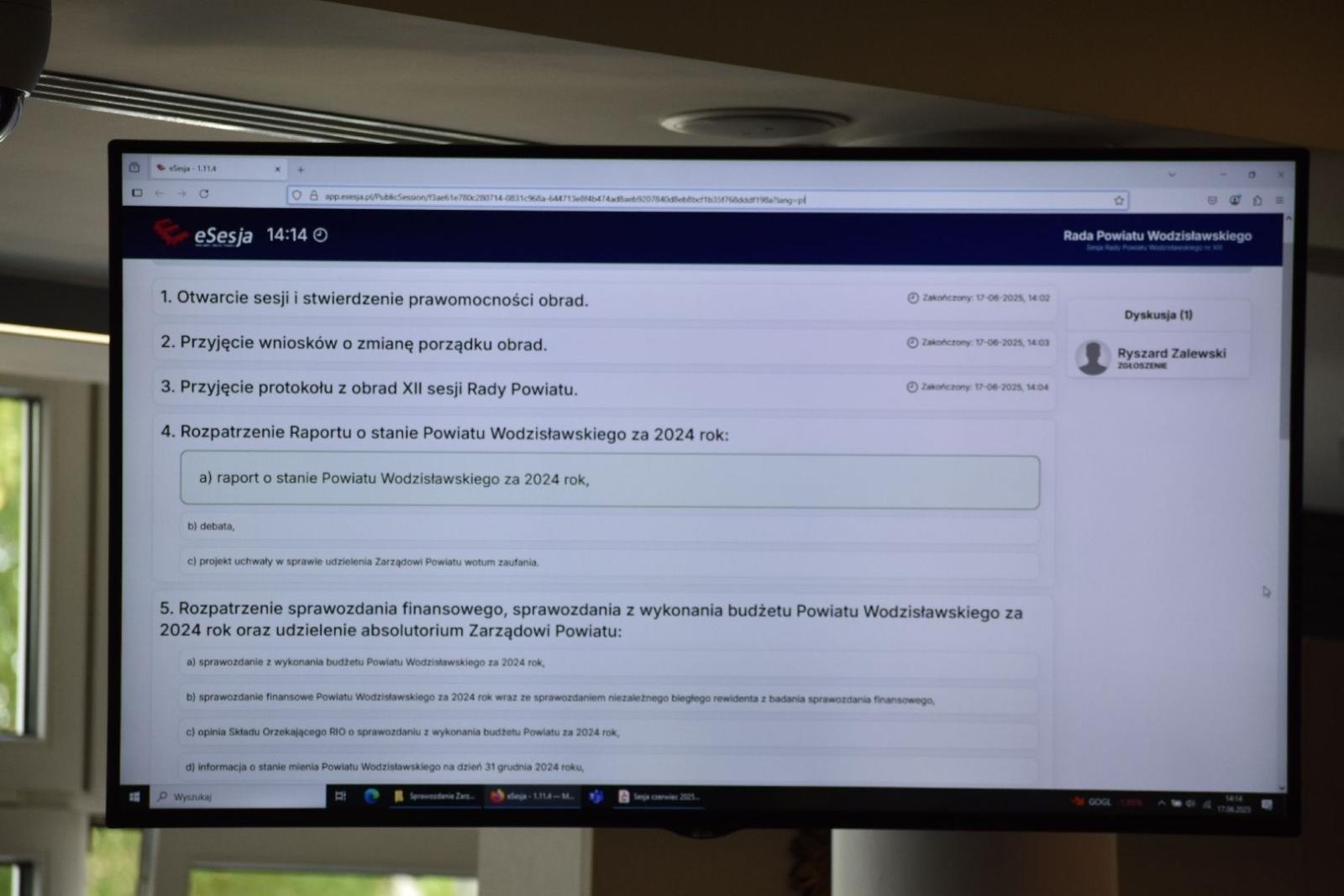 Zdjęcie w galerii na portalu naszwodzislaw.com: Zarząd Powiatu z absolutorium i wotum zaufania wiadomości z regionu