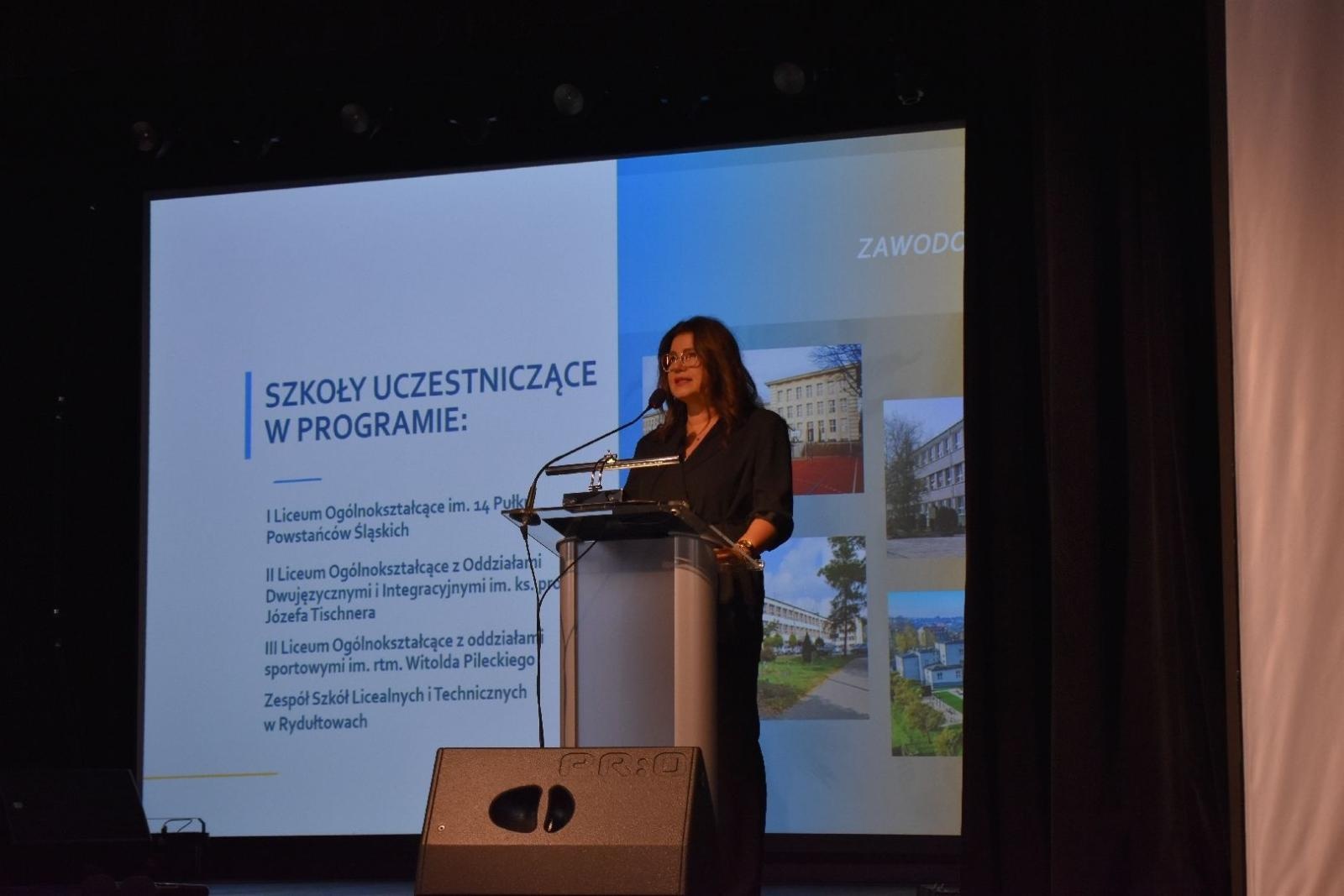 Zdjęcie w galerii na portalu naszwodzislaw.com: Trzecia edycja Zawodowych Debiutów podsumowana wiadomości z regionu