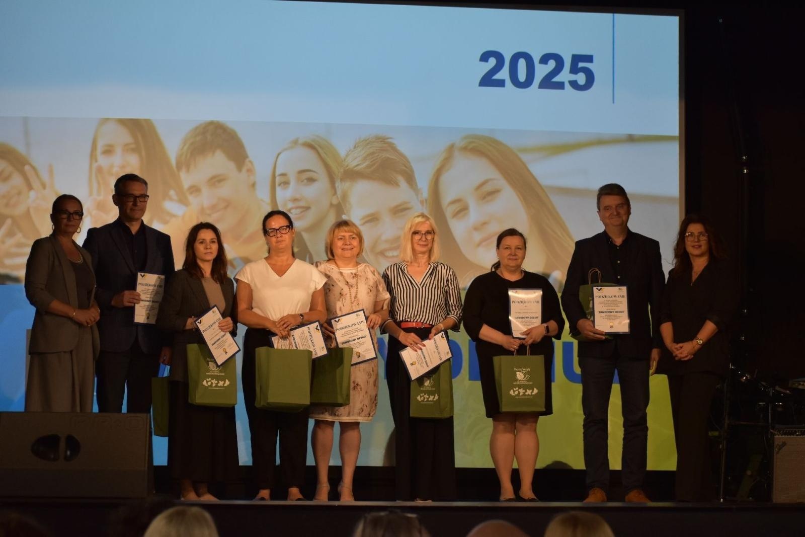 Zdjęcie w galerii na portalu naszwodzislaw.com: Trzecia edycja Zawodowych Debiutów podsumowana wiadomości z regionu