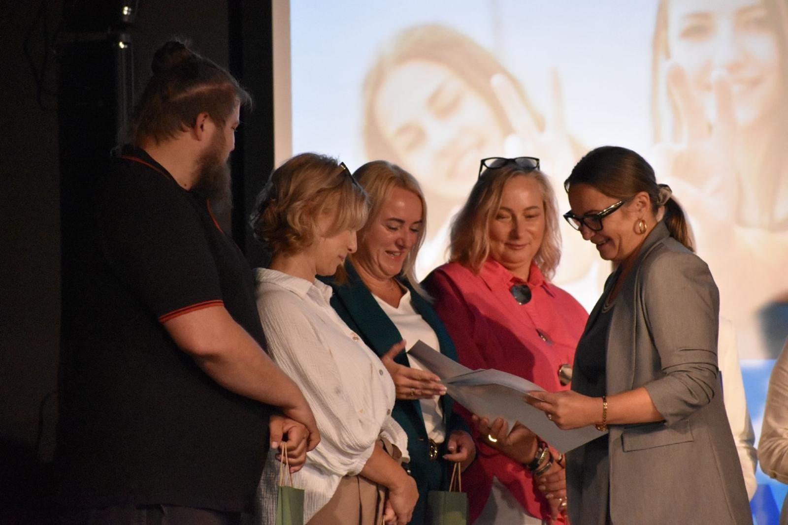 Zdjęcie w galerii na portalu naszwodzislaw.com: Trzecia edycja Zawodowych Debiutów podsumowana wiadomości z regionu