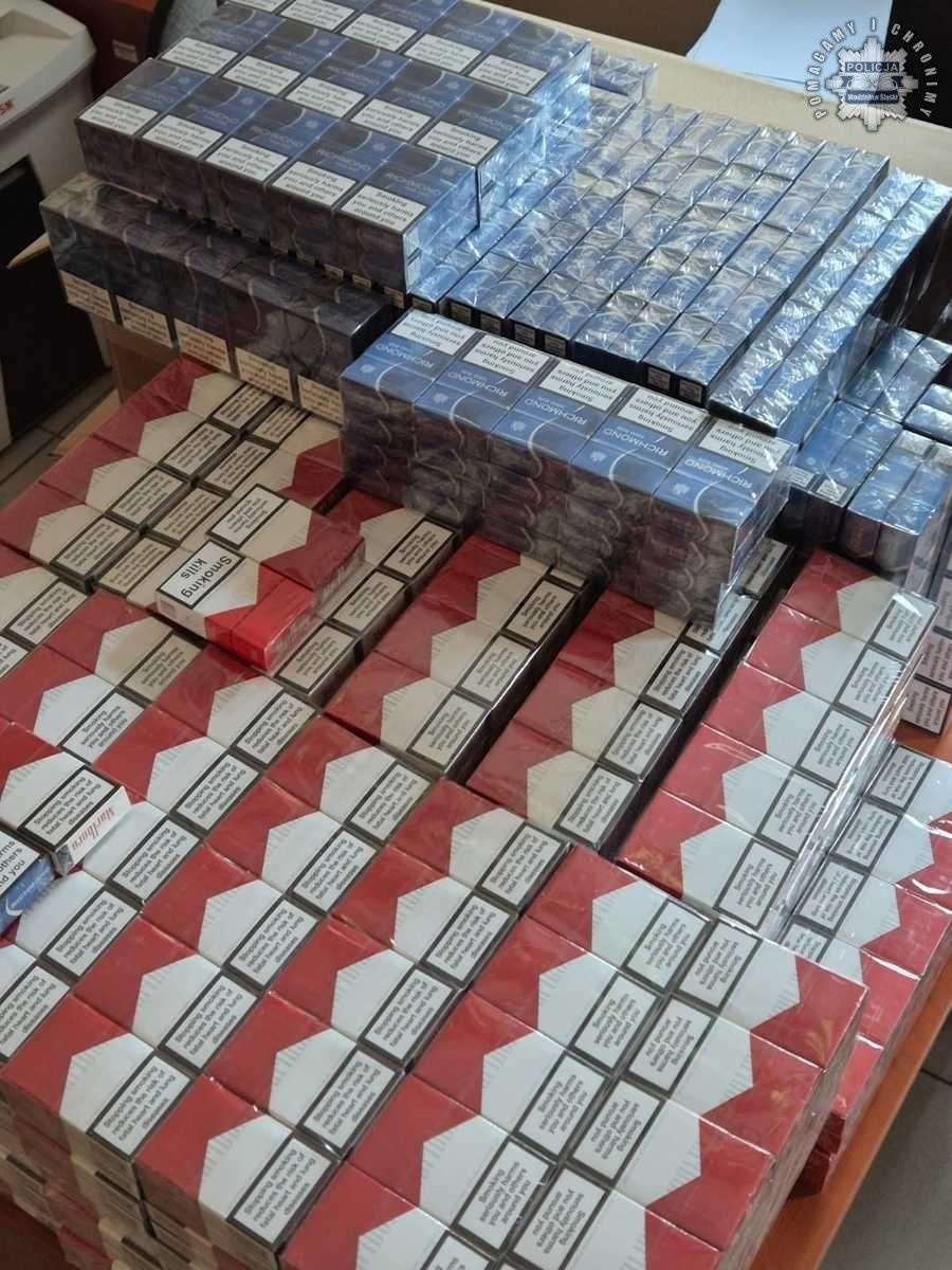 Zdjęcie w galerii na portalu naszwodzislaw.com: Nielegalny tytoń w rękach wodzisławskich policjantów wiadomości z regionu