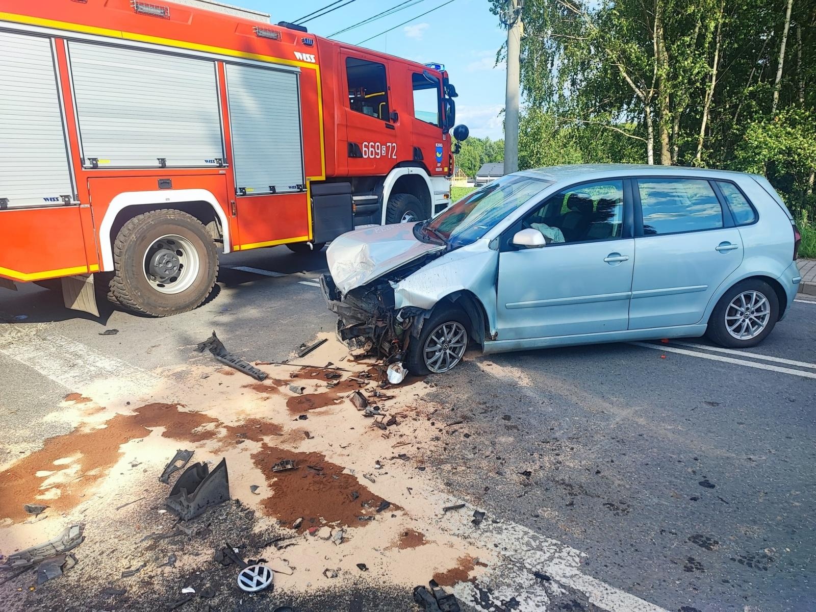Zdjęcie w galerii na portalu naszwodzislaw.com: Poważny wypadek w Rogowie. Motocyklista trafił do szpitala wiadomości z regionu