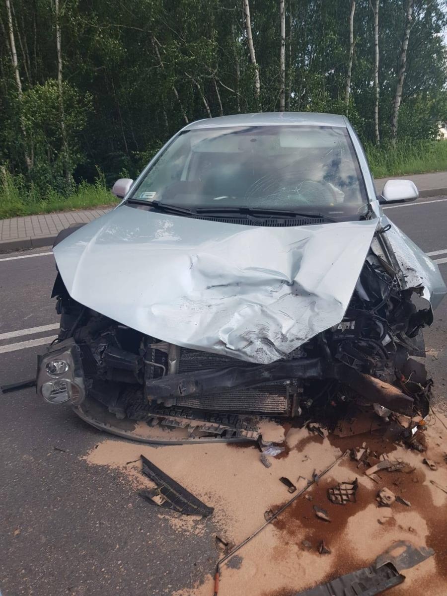 Zdjęcie w galerii na portalu naszwodzislaw.com: Poważny wypadek w Rogowie. Motocyklista trafił do szpitala wiadomości z regionu