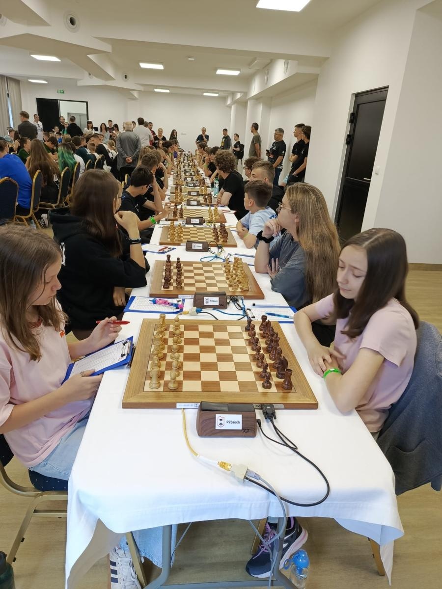 Zdjęcie w galerii na portalu naszwodzislaw.com: UKS Baszta wciąż w I lidze wiadomości z regionu