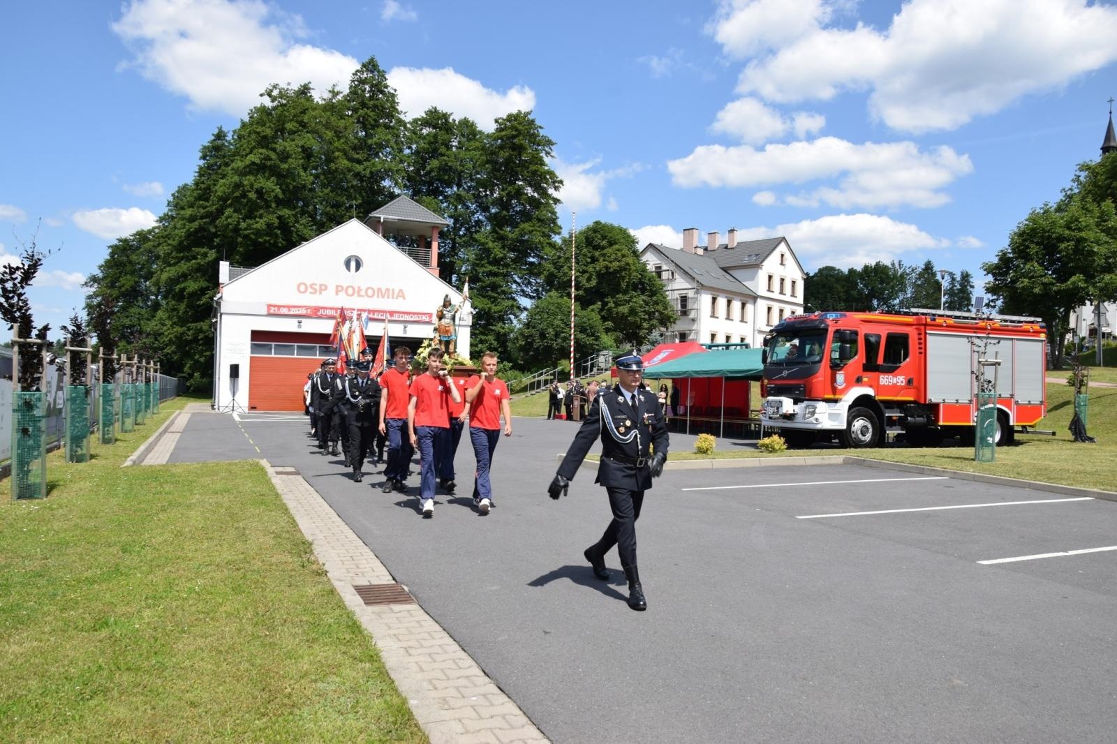 Zdjęcie w galerii na portalu naszwodzislaw.com: 120-lecie OSP w Połomi połączone z obchodami Dnia Strażaka [FOTO] wiadomości z regionu