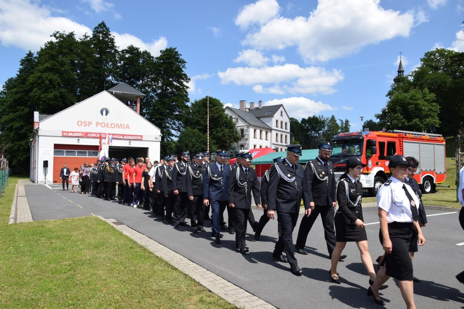 Zdjęcie w galerii na portalu naszwodzislaw.com: 120-lecie OSP w Połomi połączone z obchodami Dnia Strażaka [FOTO] wiadomości z regionu