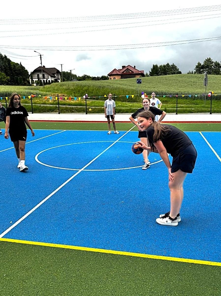 Zdjęcie w galerii na portalu naszwodzislaw.com: Skrbeńsko ma nowe boisko. Powstało przy miejscowym ZSP wiadomości z regionu