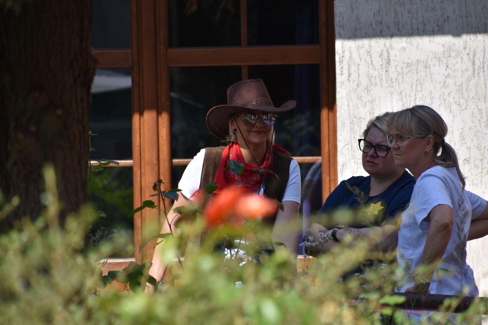 Zdjęcie w galerii na portalu naszwodzislaw.com: W gorzyckim DPS jak na Dzikim Zachodzie [FOTO] wiadomości z regionu