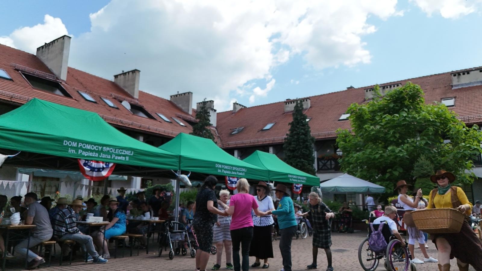 Zdjęcie w galerii na portalu naszwodzislaw.com: W gorzyckim DPS jak na Dzikim Zachodzie [FOTO] wiadomości z regionu