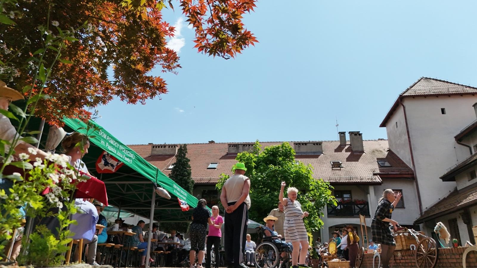 Zdjęcie w galerii na portalu naszwodzislaw.com: W gorzyckim DPS jak na Dzikim Zachodzie [FOTO] wiadomości z regionu