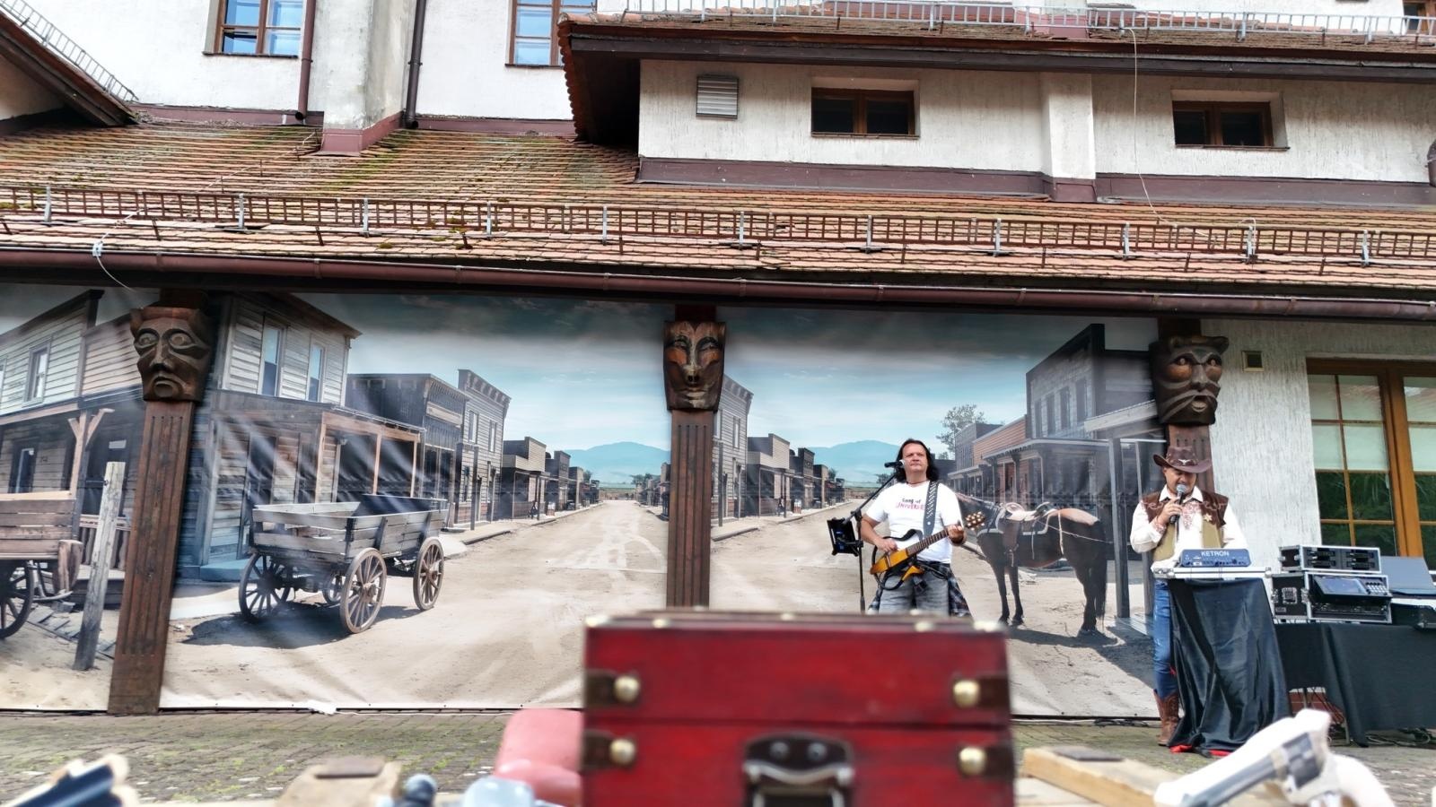 Zdjęcie w galerii na portalu naszwodzislaw.com: W gorzyckim DPS jak na Dzikim Zachodzie [FOTO] wiadomości z regionu