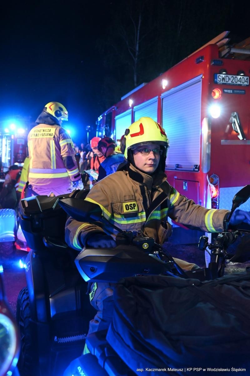 Zdjęcie w galerii na portalu naszwodzislaw.com: Katastrofa na torach. Chwile grozy w Olzie [FOTO] wiadomości z regionu