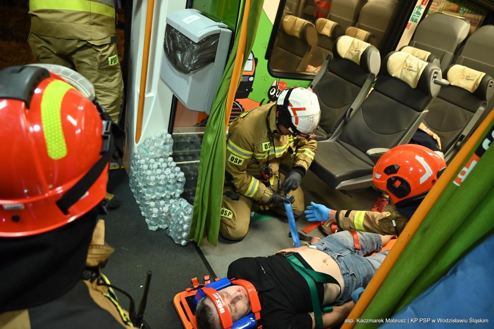 Zdjęcie w galerii na portalu naszwodzislaw.com: Katastrofa na torach. Chwile grozy w Olzie [FOTO] wiadomości z regionu