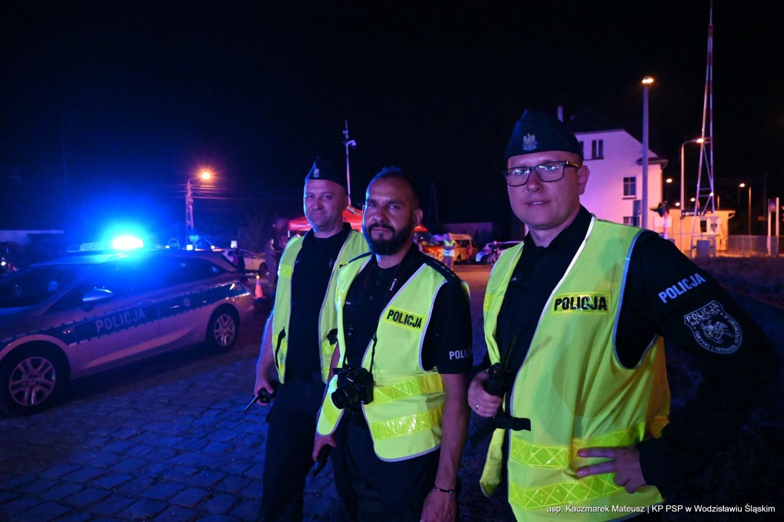 Zdjęcie w galerii na portalu naszwodzislaw.com: Katastrofa na torach. Chwile grozy w Olzie [FOTO] wiadomości z regionu