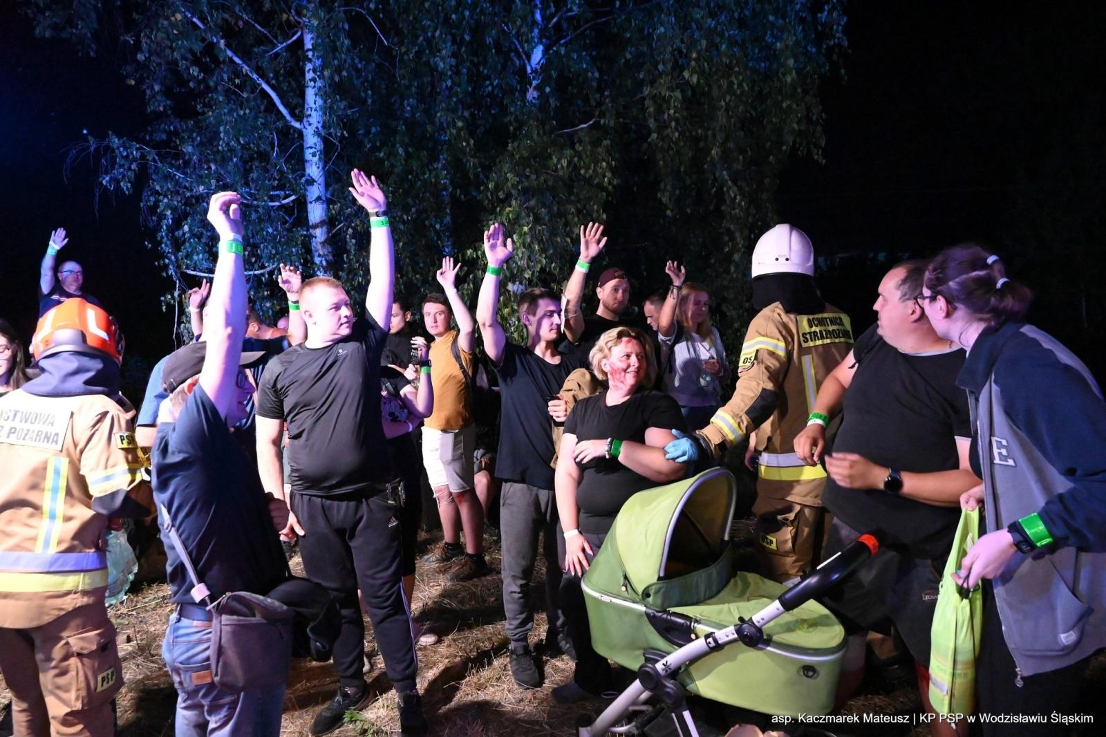 Zdjęcie w galerii na portalu naszwodzislaw.com: Katastrofa na torach. Chwile grozy w Olzie [FOTO] wiadomości z regionu