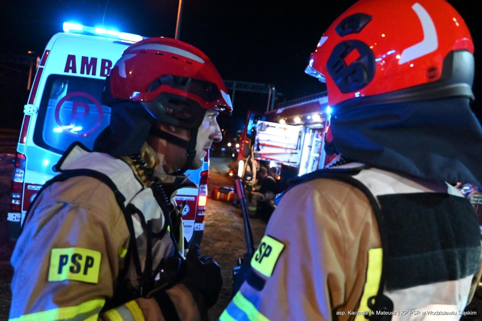 Zdjęcie w galerii na portalu naszwodzislaw.com: Katastrofa na torach. Chwile grozy w Olzie [FOTO] wiadomości z regionu