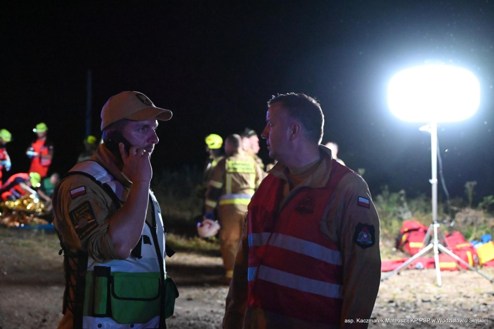 Zdjęcie w galerii na portalu naszwodzislaw.com: Katastrofa na torach. Chwile grozy w Olzie [FOTO] wiadomości z regionu