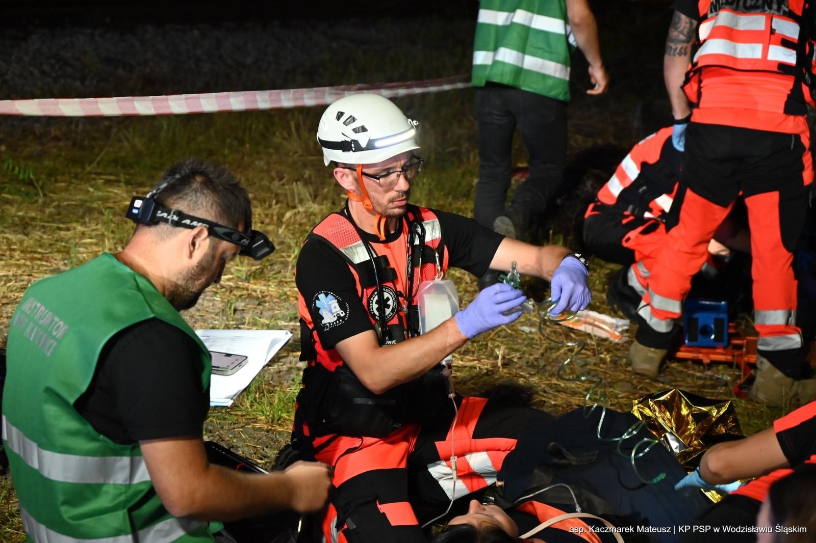 Zdjęcie w galerii na portalu naszwodzislaw.com: Katastrofa na torach. Chwile grozy w Olzie [FOTO] wiadomości z regionu