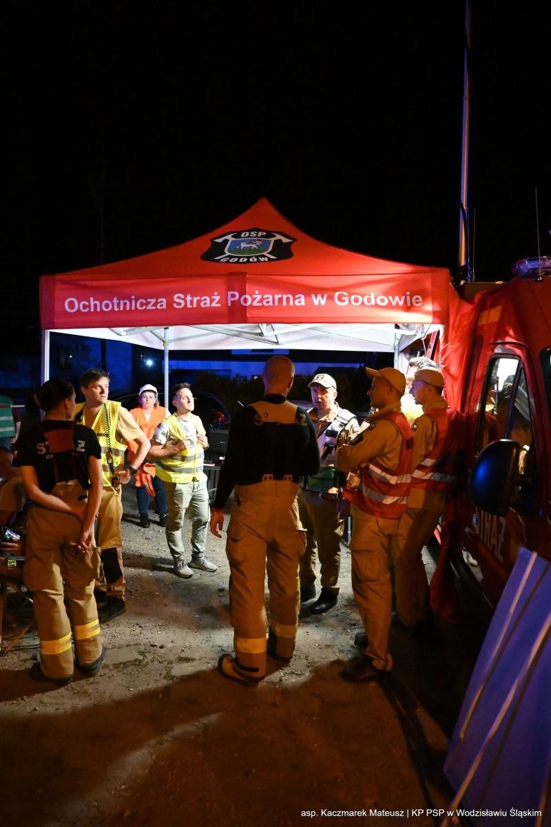 Zdjęcie w galerii na portalu naszwodzislaw.com: Katastrofa na torach. Chwile grozy w Olzie [FOTO] wiadomości z regionu