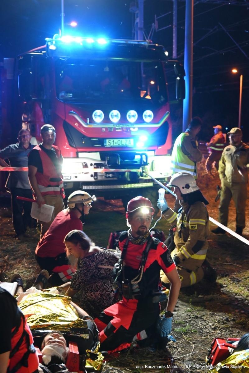 Zdjęcie w galerii na portalu naszwodzislaw.com: Katastrofa na torach. Chwile grozy w Olzie [FOTO] wiadomości z regionu