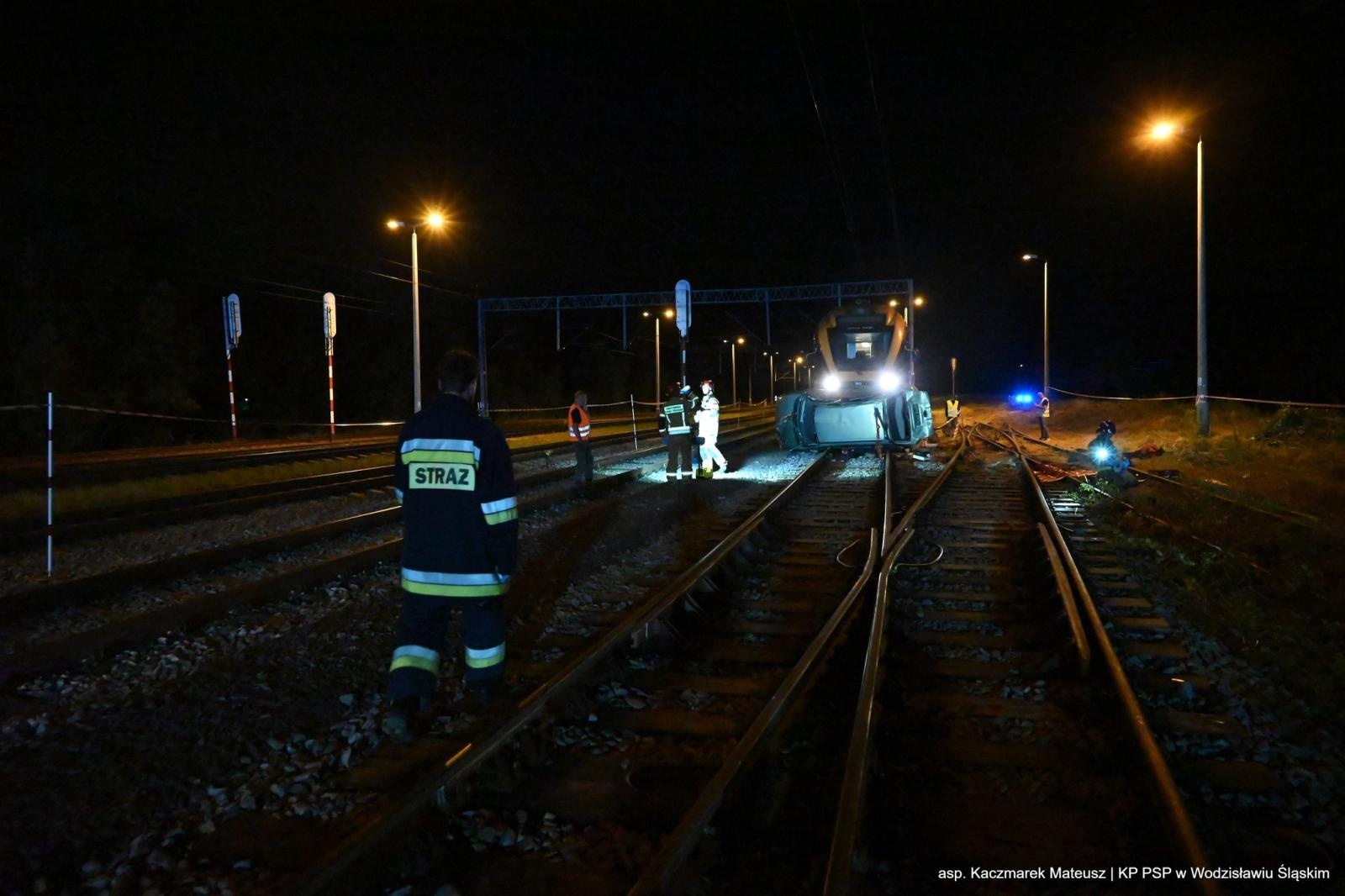 Zdjęcie w galerii na portalu naszwodzislaw.com: Katastrofa na torach. Chwile grozy w Olzie [FOTO] wiadomości z regionu
