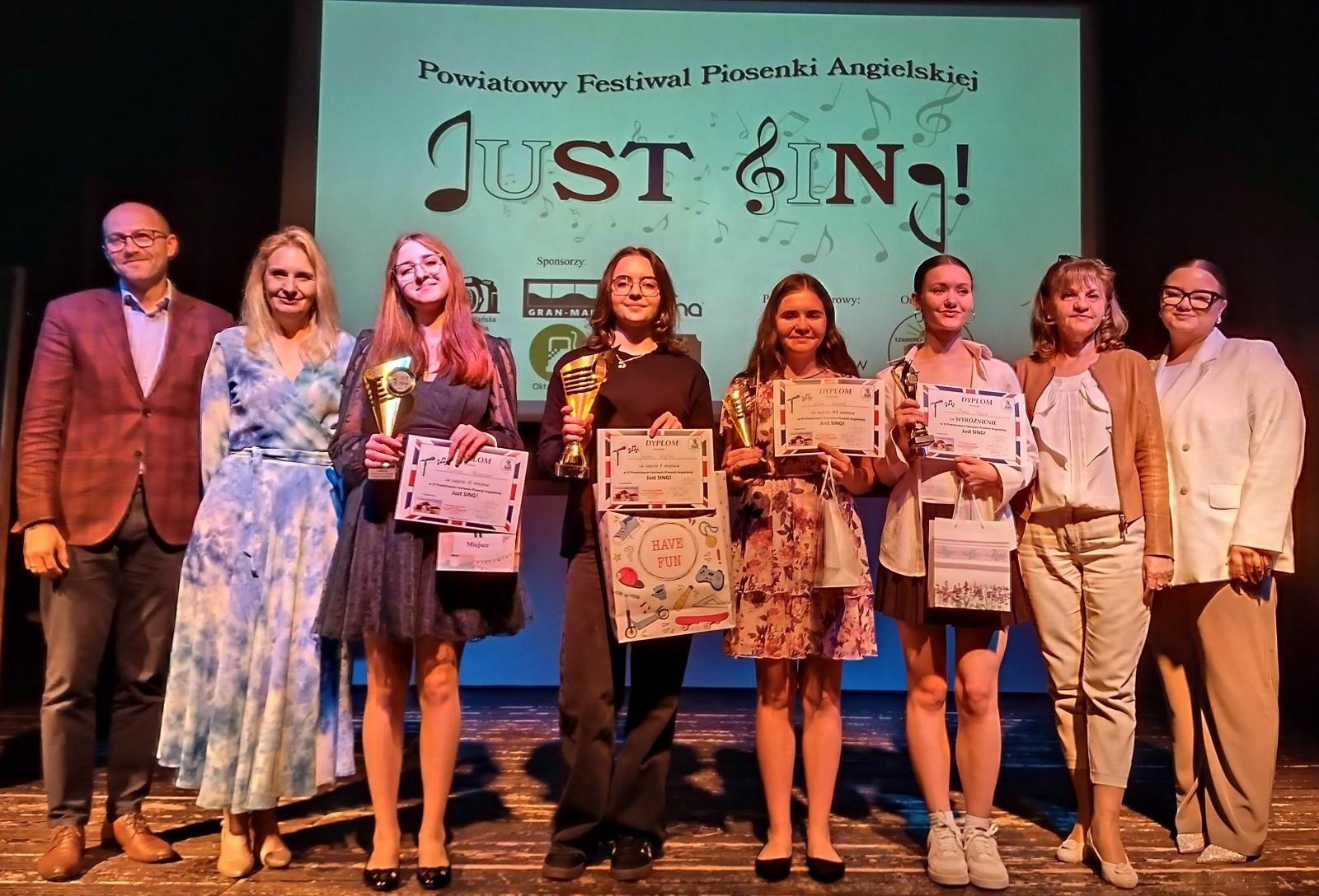 Zdjęcie w galerii na portalu naszwodzislaw.com: Poznajcie laureatów Powiatowego Festiwalu Piosenki Angielskiej Just SING! wiadomości z regionu