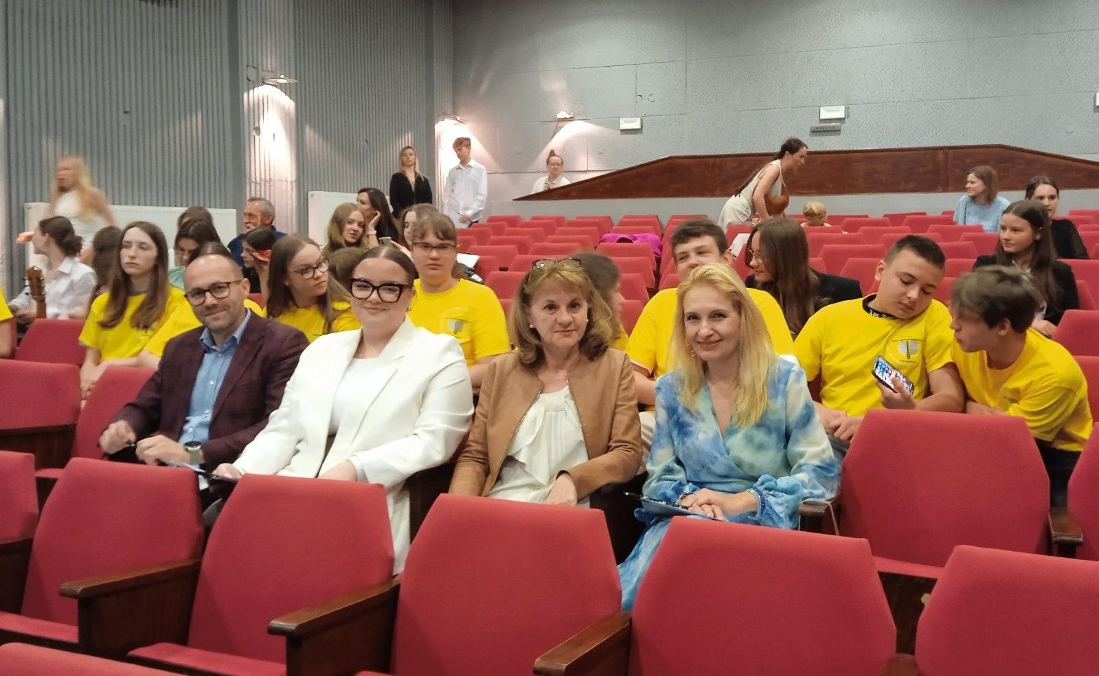 Zdjęcie w galerii na portalu naszwodzislaw.com: Poznajcie laureatów Powiatowego Festiwalu Piosenki Angielskiej Just SING! wiadomości z regionu