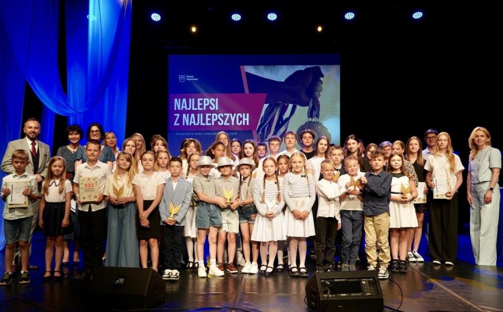 Zdjęcie w galerii na portalu naszwodzislaw.com: Rydułtowy. Najlepsi z najlepszych nagrodzeni [FOTO] wiadomości z regionu