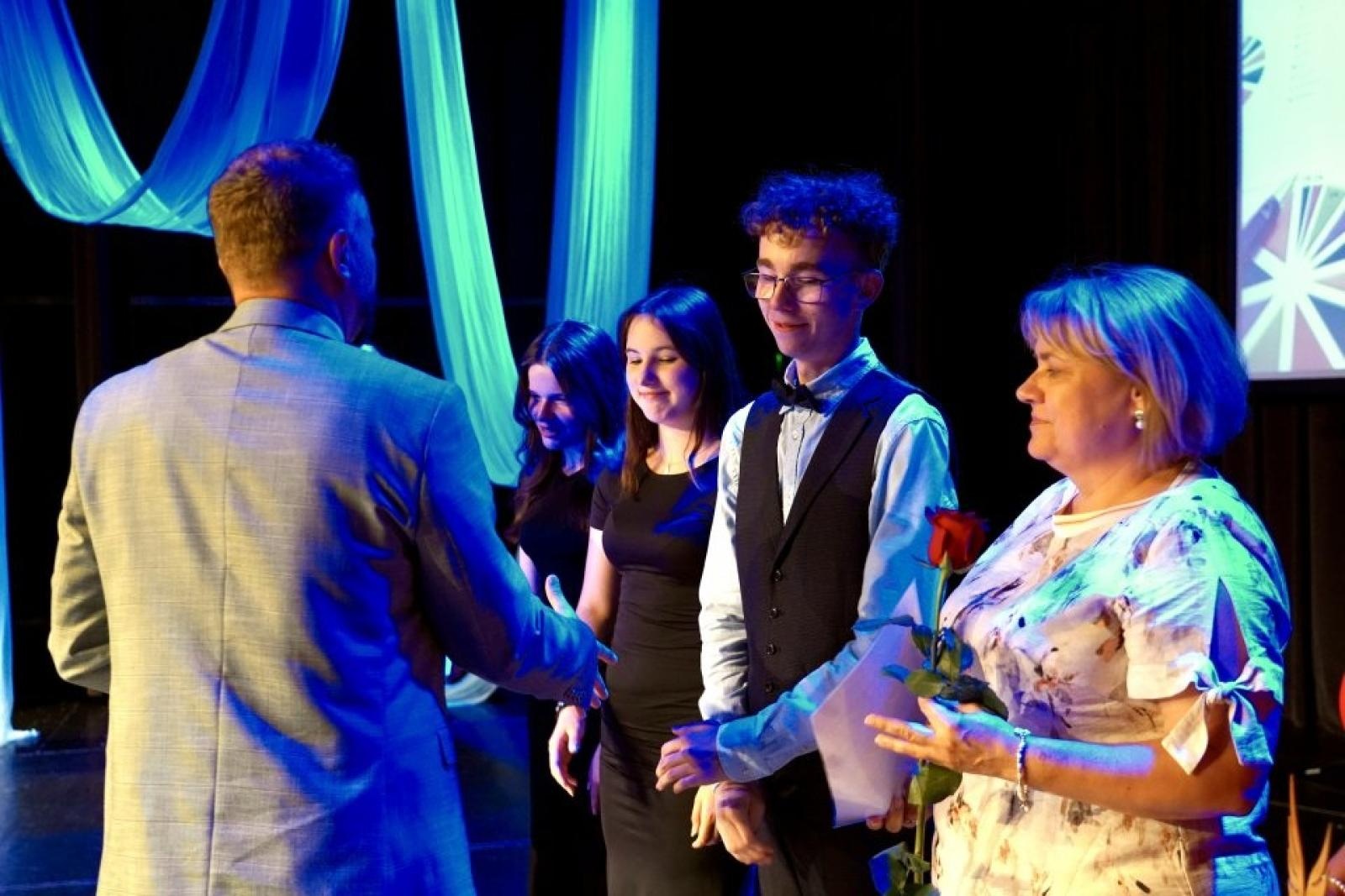 Zdjęcie w galerii na portalu naszwodzislaw.com: Rydułtowy. Najlepsi z najlepszych nagrodzeni [FOTO] wiadomości z regionu