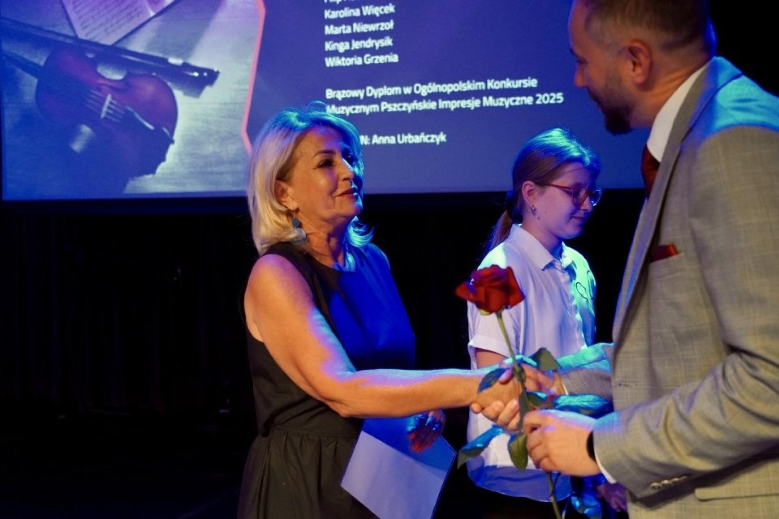 Zdjęcie w galerii na portalu naszwodzislaw.com: Rydułtowy. Najlepsi z najlepszych nagrodzeni [FOTO] wiadomości z regionu