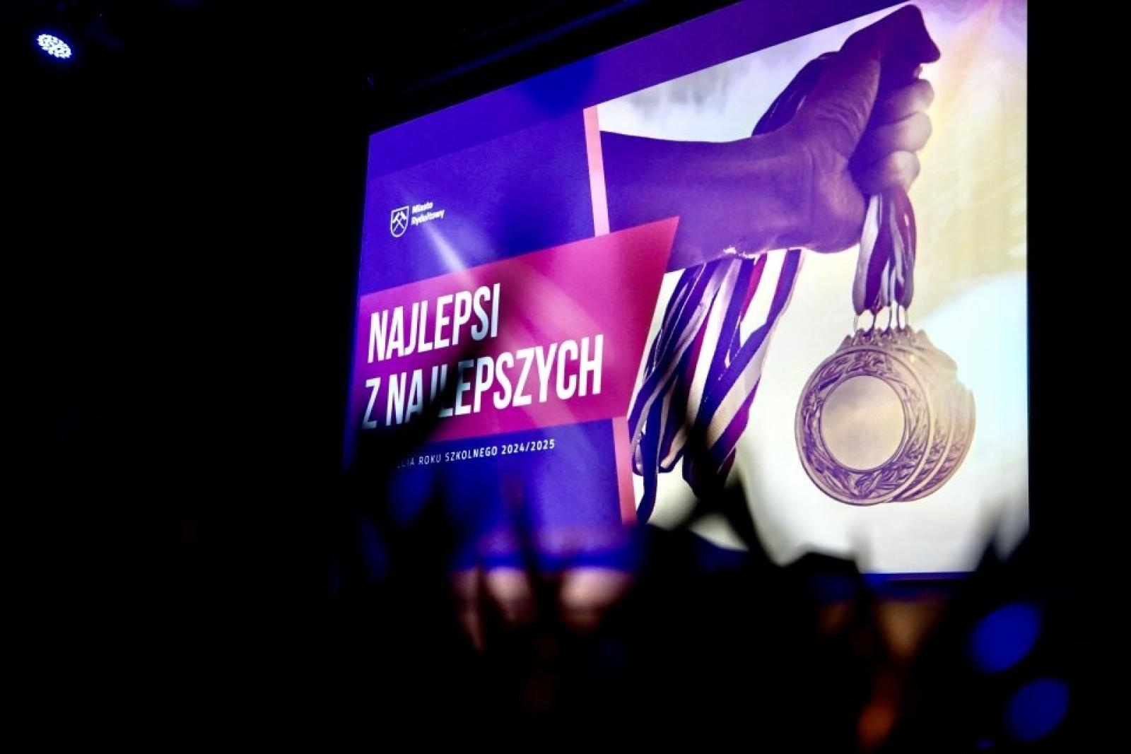 Zdjęcie w galerii na portalu naszwodzislaw.com: Rydułtowy. Najlepsi z najlepszych nagrodzeni [FOTO] wiadomości z regionu