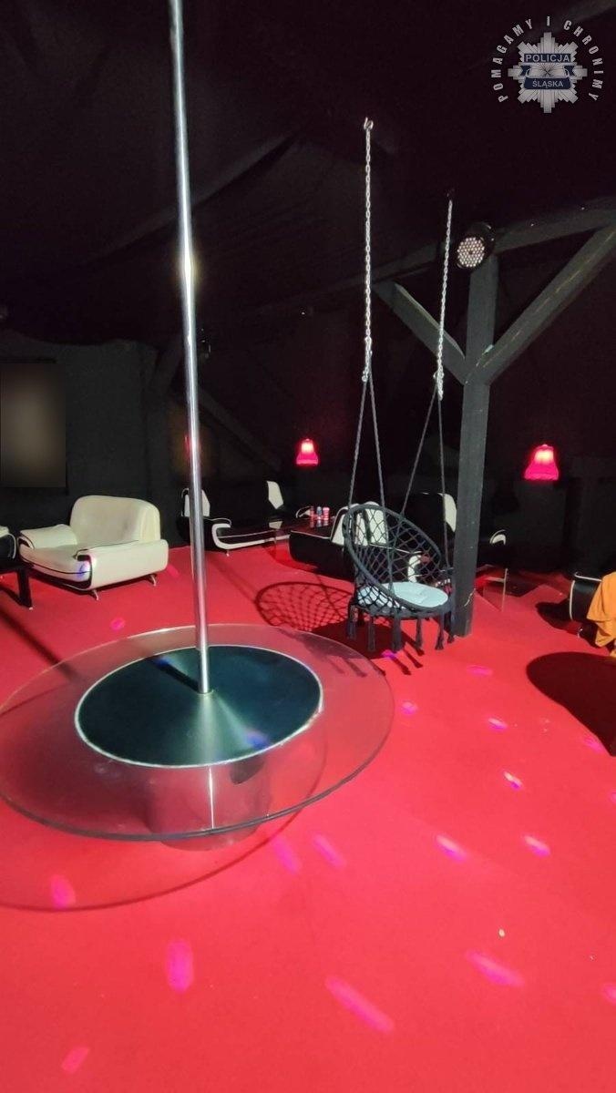 Zdjęcie w galerii na portalu naszwodzislaw.com: Prali brudne pieniądze, czerpali korzyści z prostytucji wiadomości z regionu