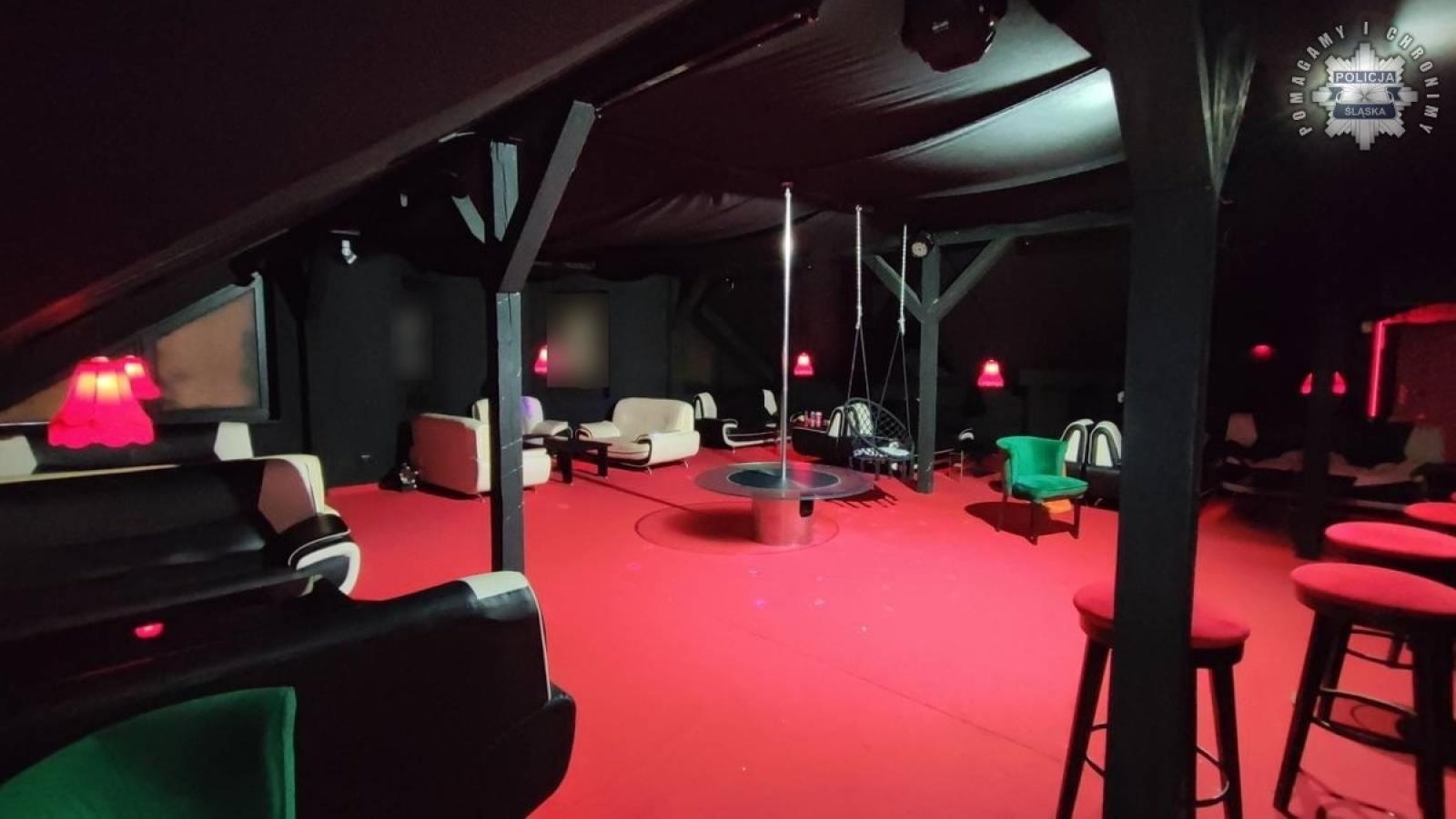 Zdjęcie w galerii na portalu naszwodzislaw.com: Prali brudne pieniądze, czerpali korzyści z prostytucji wiadomości z regionu