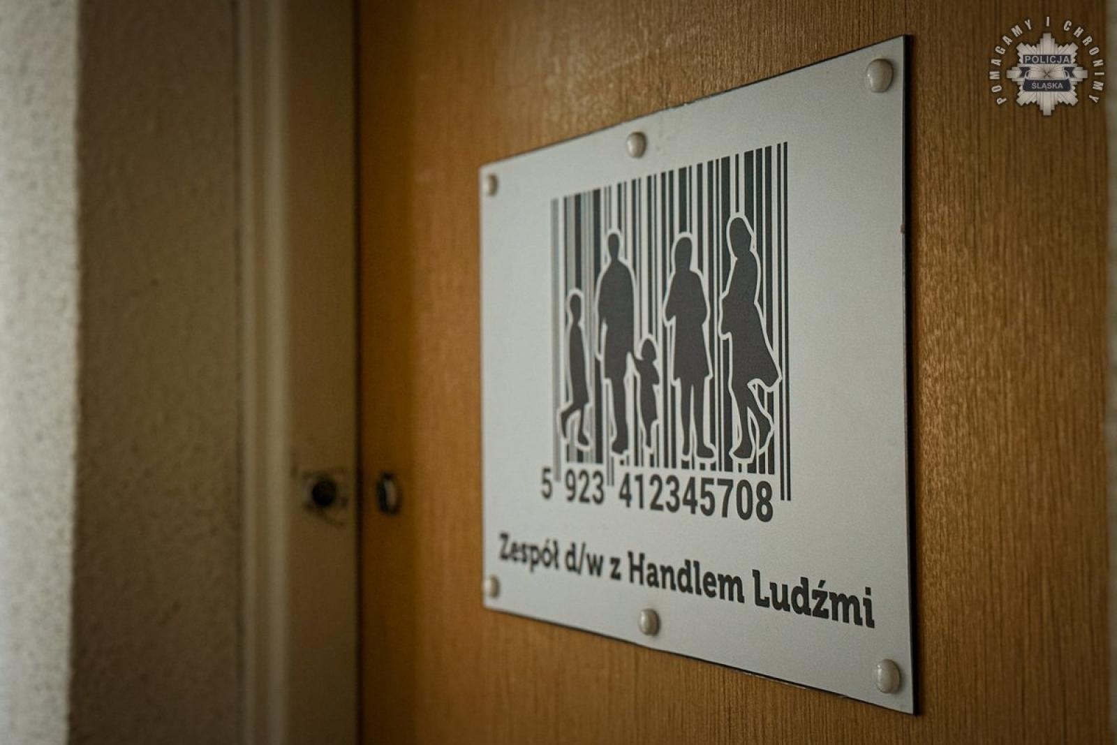 Zdjęcie w galerii na portalu naszwodzislaw.com: Prali brudne pieniądze, czerpali korzyści z prostytucji wiadomości z regionu