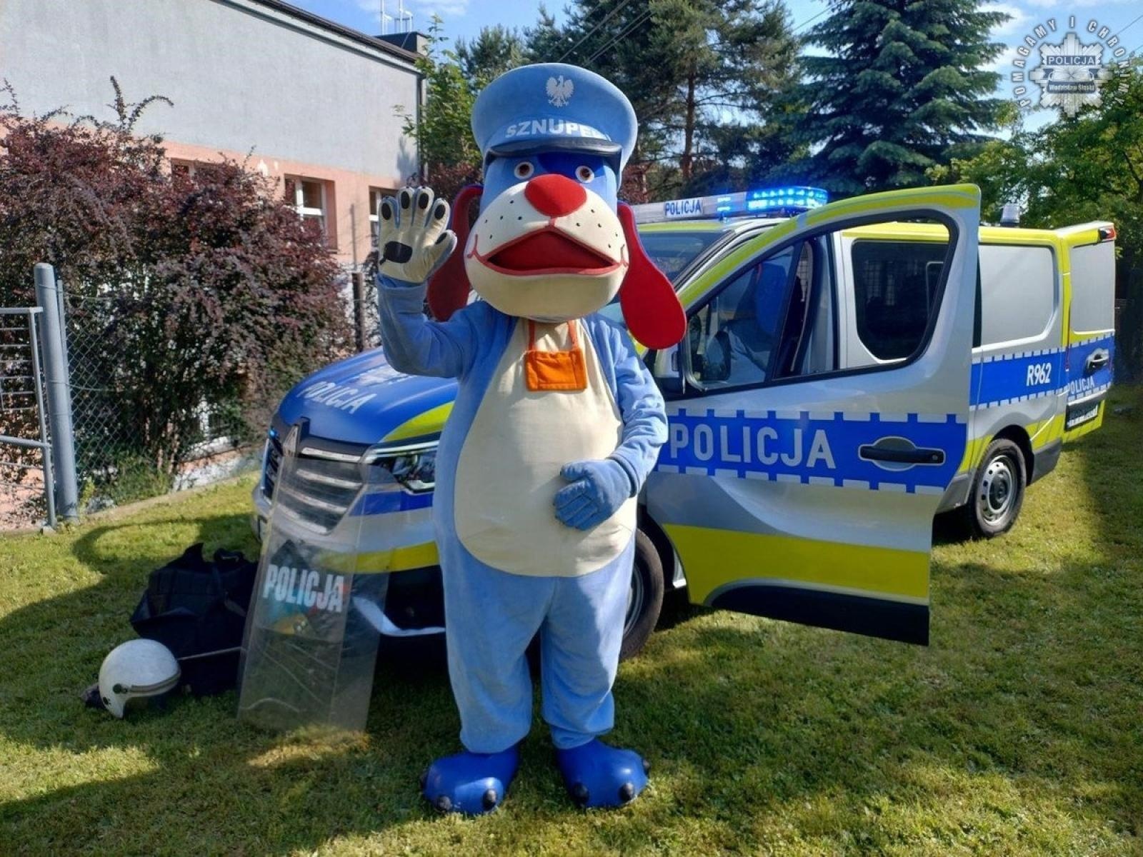 Zdjęcie w galerii na portalu naszwodzislaw.com: Bezpieczne wakacje z policjantami wiadomości z regionu