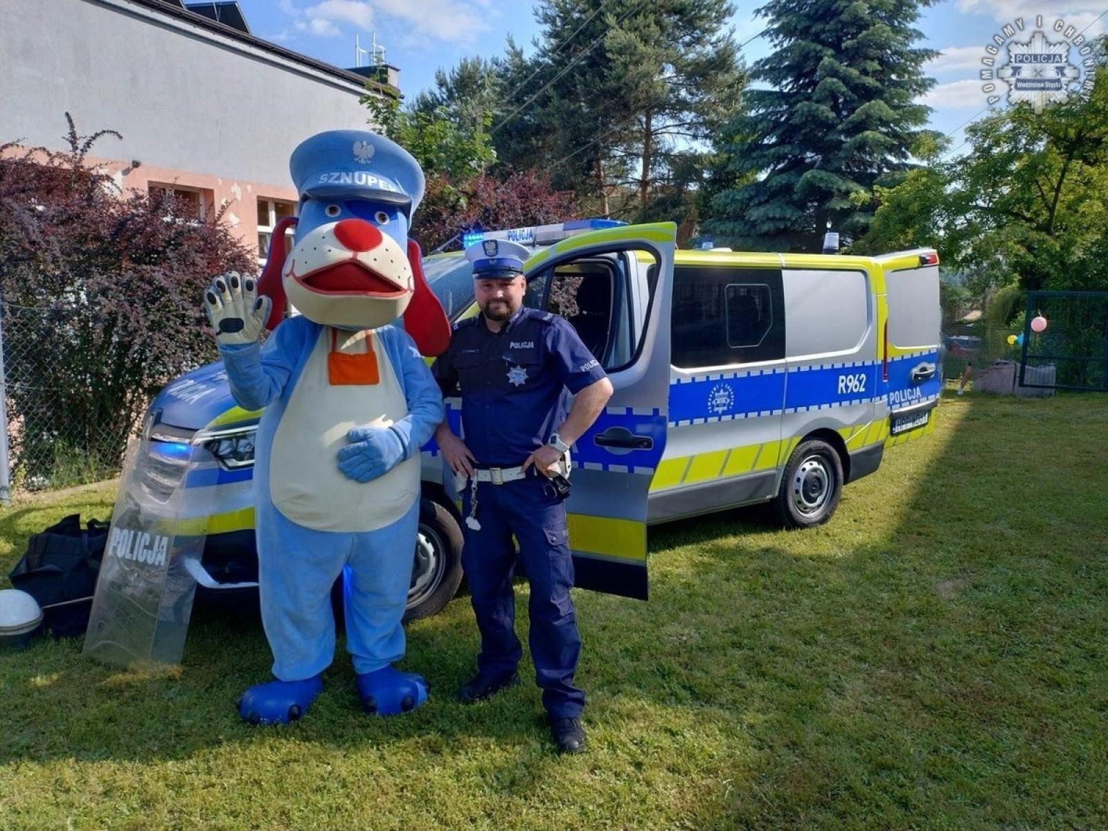 Zdjęcie w galerii na portalu naszwodzislaw.com: Bezpieczne wakacje z policjantami wiadomości z regionu
