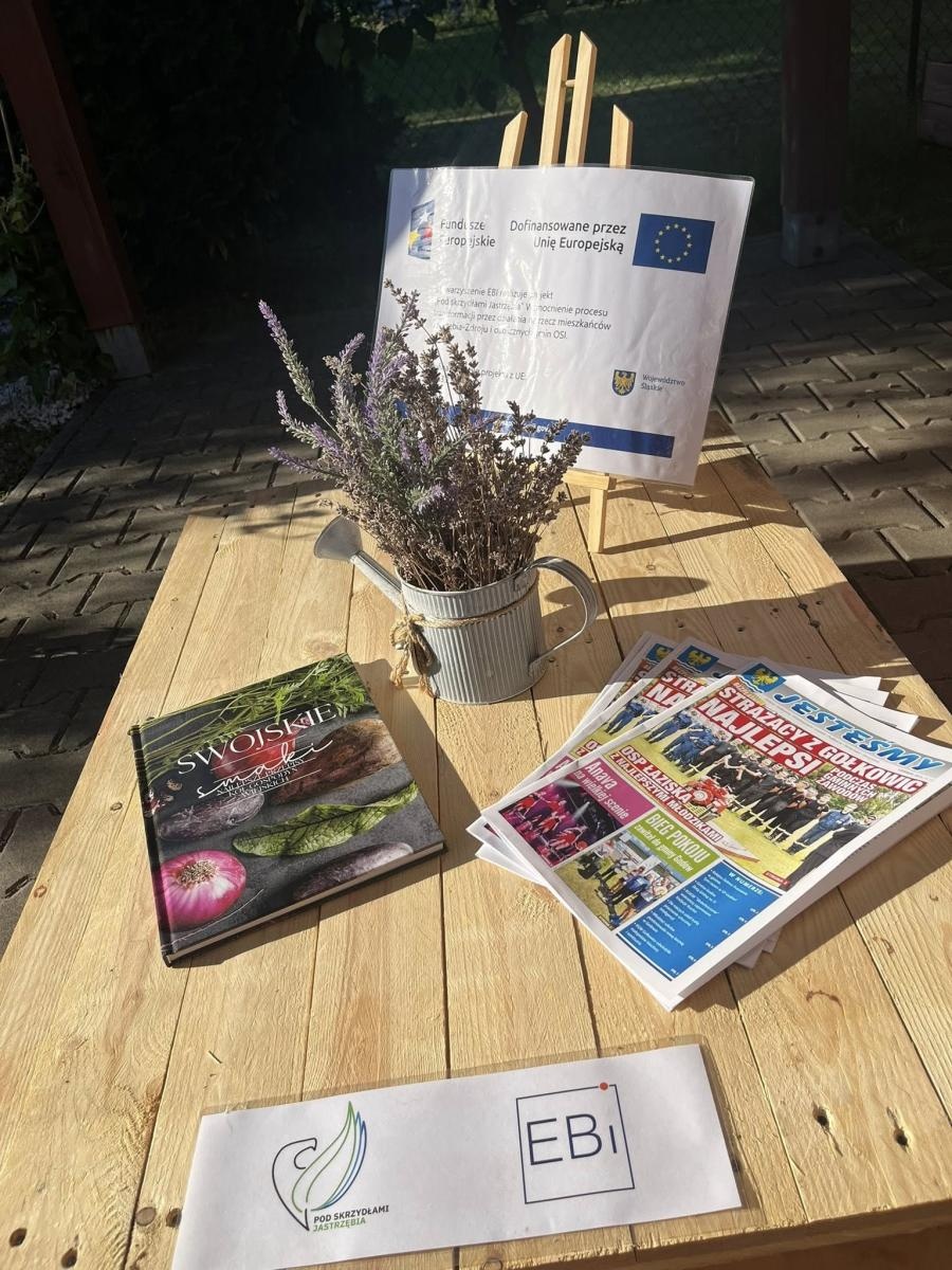 Zdjęcie w galerii na portalu naszwodzislaw.com: Inicjatywa społeczna w Podbuczu. Powstał ziołowy ogródek wiadomości z regionu