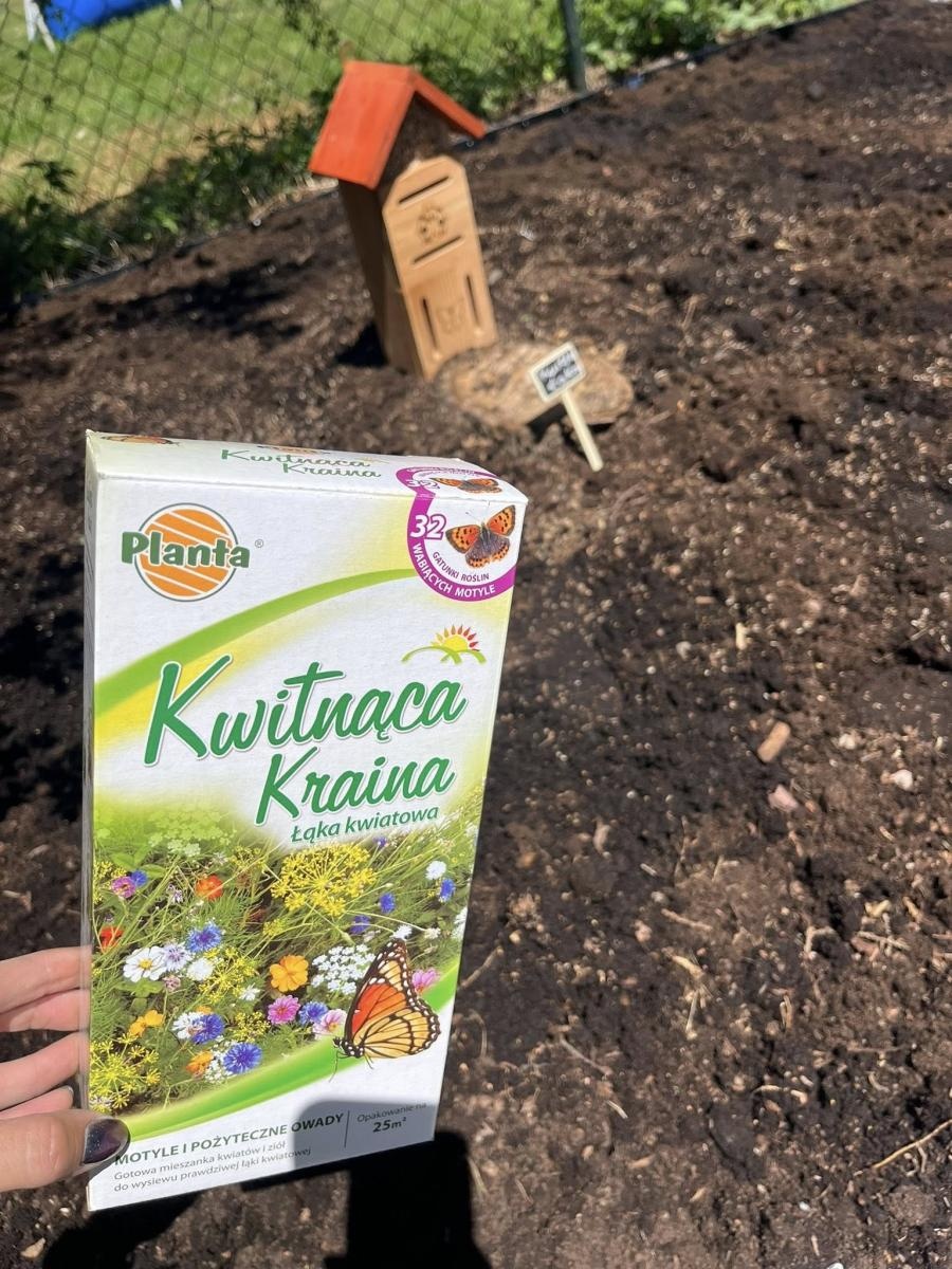 Zdjęcie w galerii na portalu naszwodzislaw.com: Inicjatywa społeczna w Podbuczu. Powstał ziołowy ogródek wiadomości z regionu