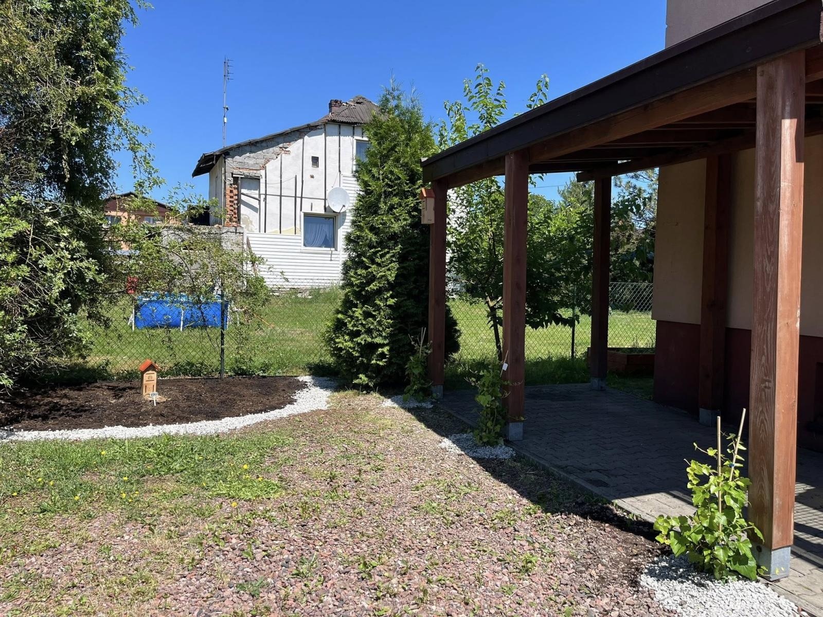 Zdjęcie w galerii na portalu naszwodzislaw.com: Inicjatywa społeczna w Podbuczu. Powstał ziołowy ogródek wiadomości z regionu