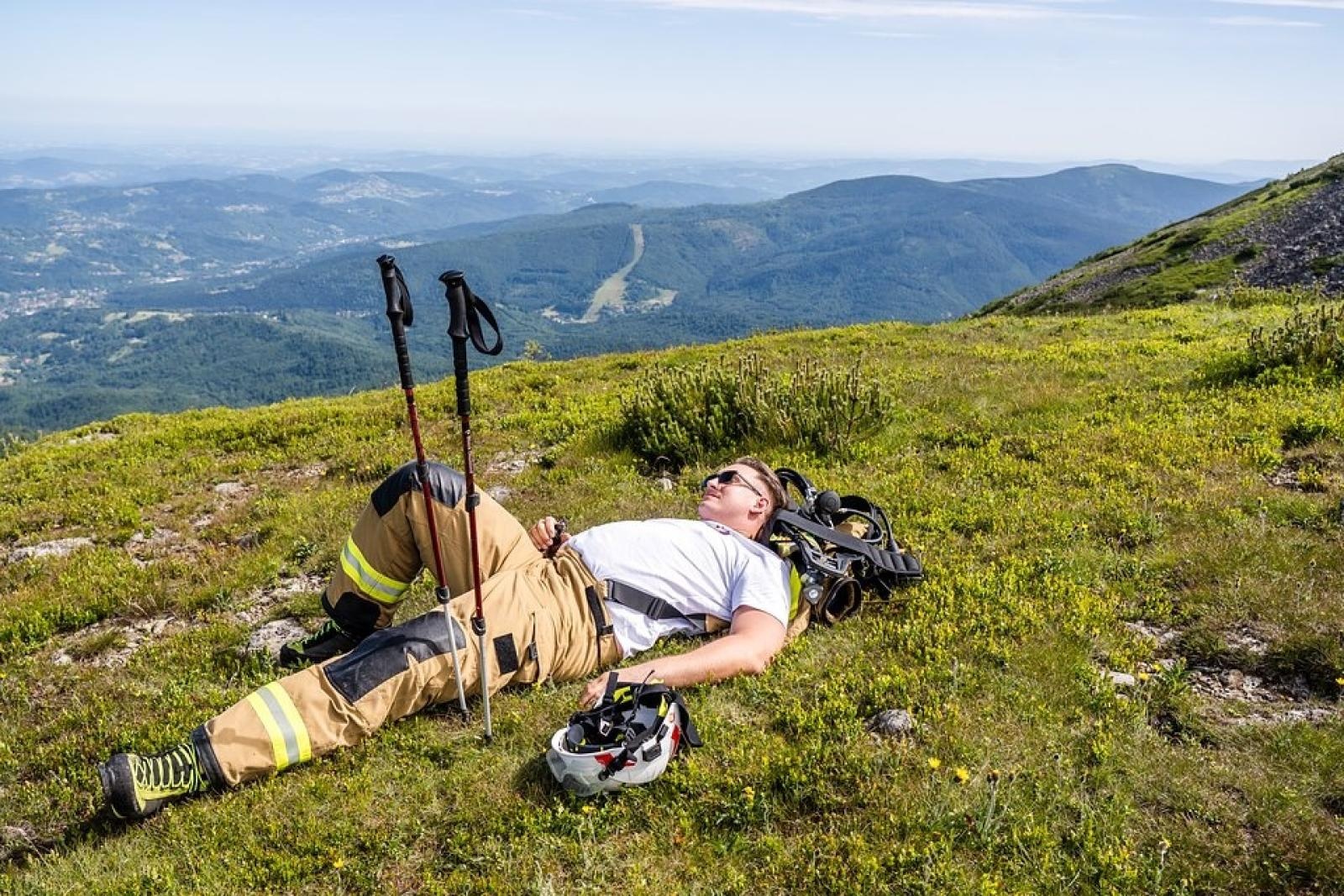 Zdjęcie w galerii na portalu naszwodzislaw.com: Piąta górska wyprawa strażaków zakończona sukcesem. Ze szczytu Babiej Góry wybrzmiał apel - zostań potencjalnym dawcą szpiku! wiadomości z regionu