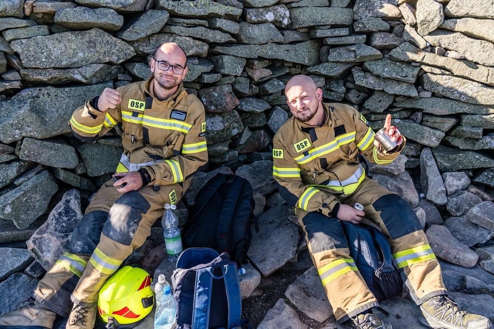 Zdjęcie w galerii na portalu naszwodzislaw.com: Piąta górska wyprawa strażaków zakończona sukcesem. Ze szczytu Babiej Góry wybrzmiał apel - zostań potencjalnym dawcą szpiku! wiadomości z regionu