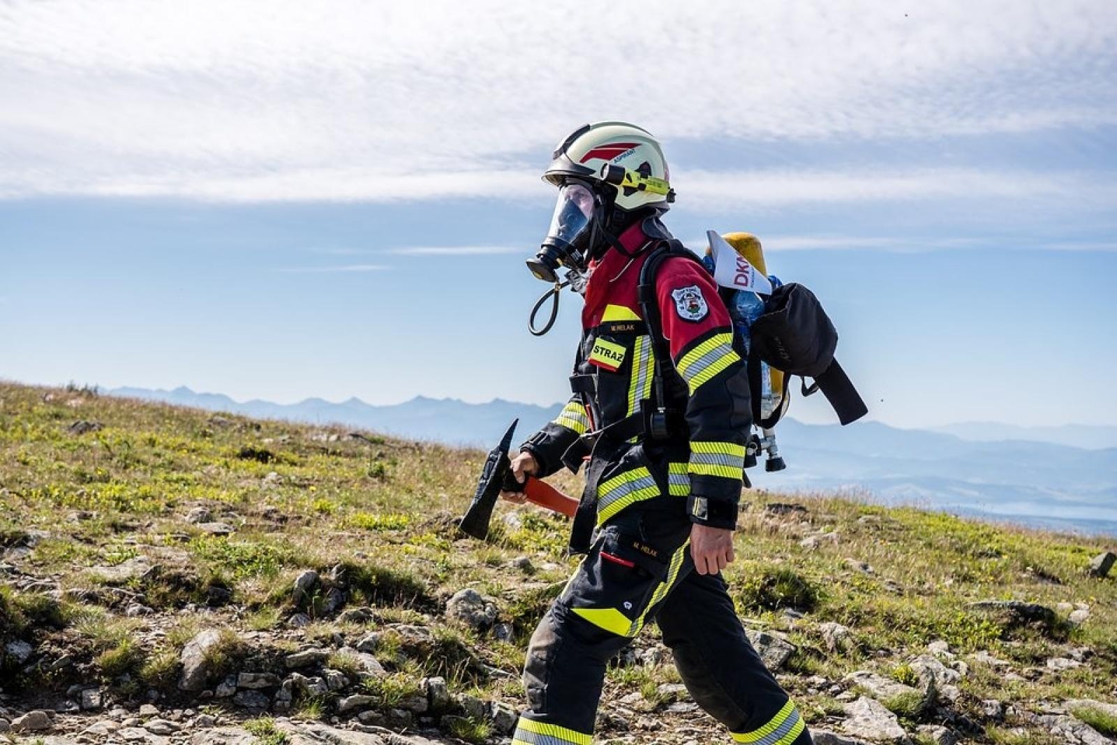 Zdjęcie w galerii na portalu naszwodzislaw.com: Piąta górska wyprawa strażaków zakończona sukcesem. Ze szczytu Babiej Góry wybrzmiał apel - zostań potencjalnym dawcą szpiku! wiadomości z regionu