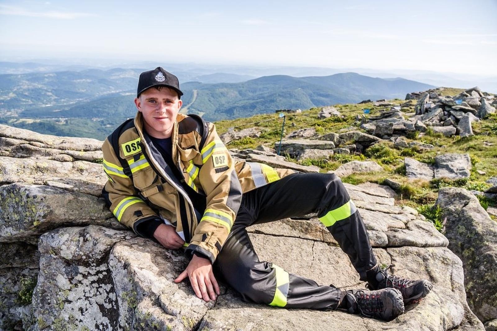 Zdjęcie w galerii na portalu naszwodzislaw.com: Piąta górska wyprawa strażaków zakończona sukcesem. Ze szczytu Babiej Góry wybrzmiał apel - zostań potencjalnym dawcą szpiku! wiadomości z regionu