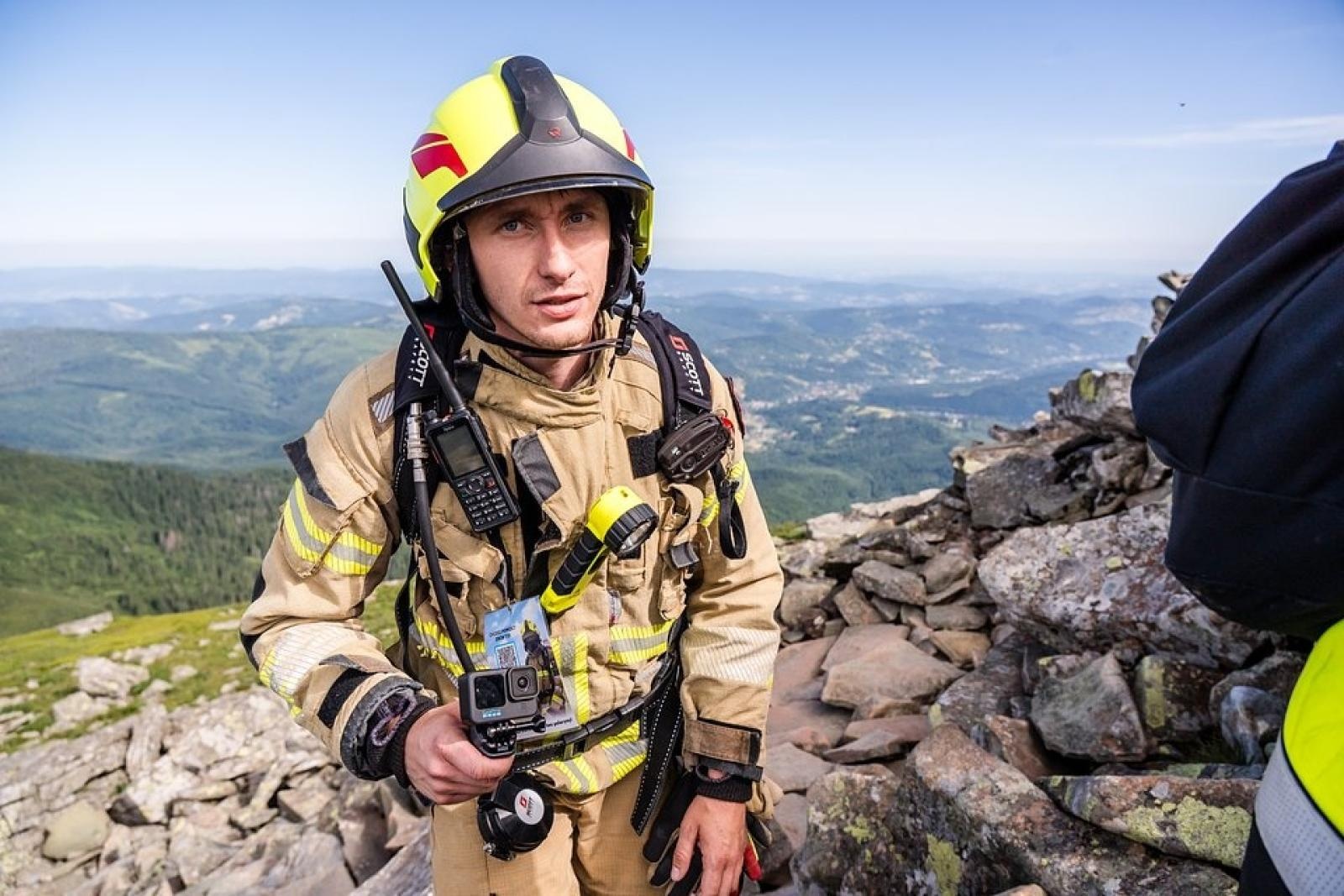 Zdjęcie w galerii na portalu naszwodzislaw.com: Piąta górska wyprawa strażaków zakończona sukcesem. Ze szczytu Babiej Góry wybrzmiał apel - zostań potencjalnym dawcą szpiku! wiadomości z regionu