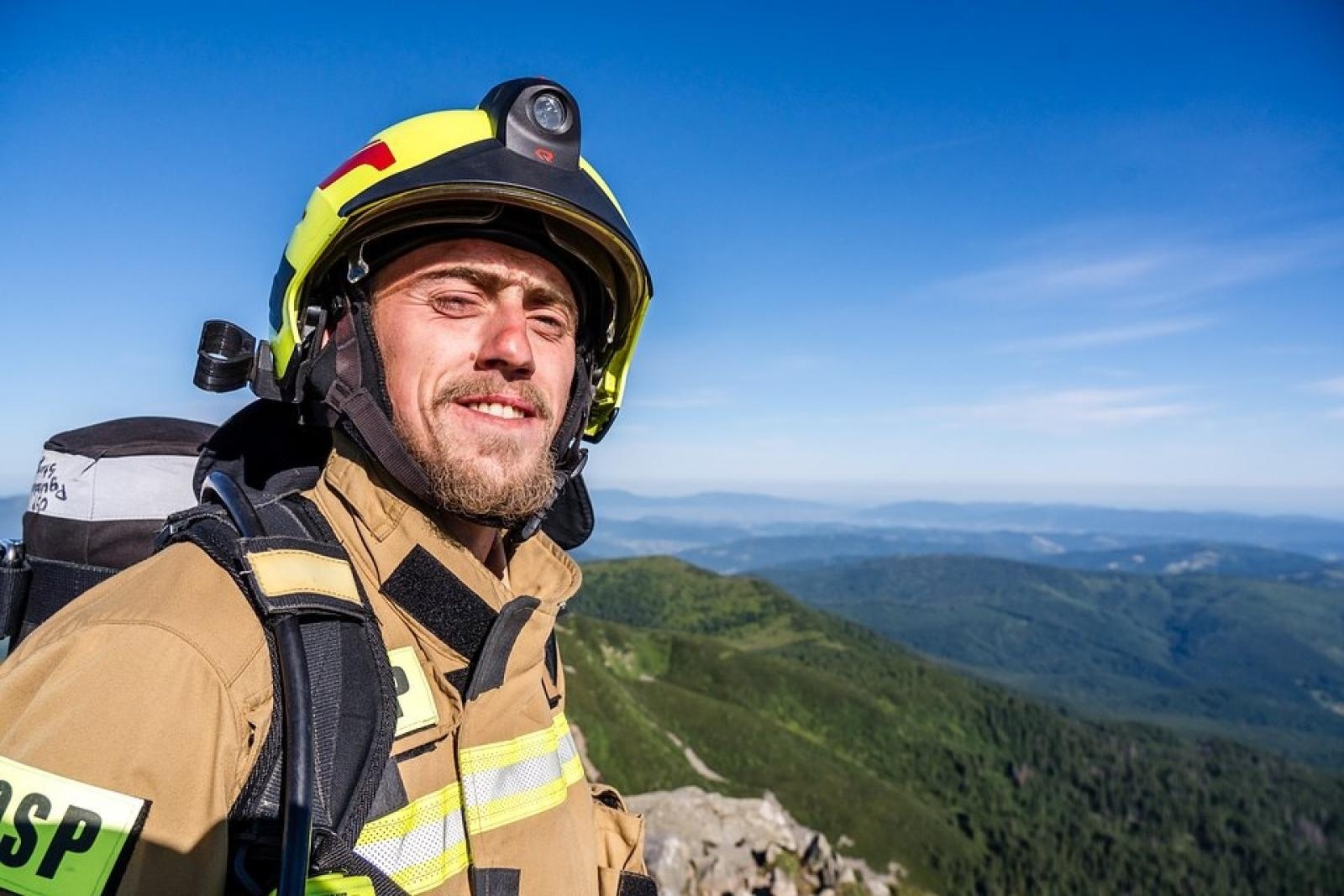 Zdjęcie w galerii na portalu naszwodzislaw.com: Piąta górska wyprawa strażaków zakończona sukcesem. Ze szczytu Babiej Góry wybrzmiał apel - zostań potencjalnym dawcą szpiku! wiadomości z regionu