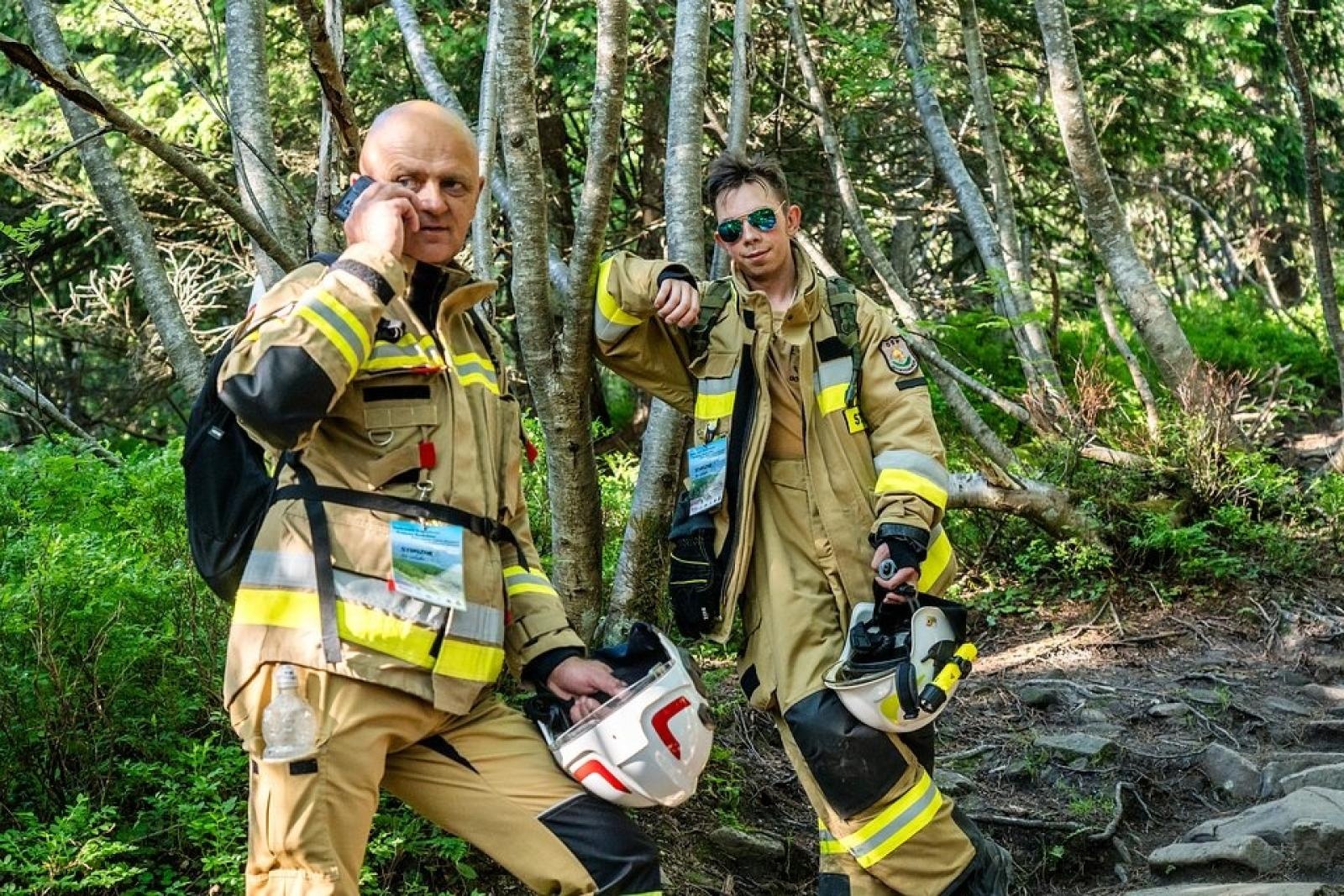 Zdjęcie w galerii na portalu naszwodzislaw.com: Piąta górska wyprawa strażaków zakończona sukcesem. Ze szczytu Babiej Góry wybrzmiał apel - zostań potencjalnym dawcą szpiku! wiadomości z regionu