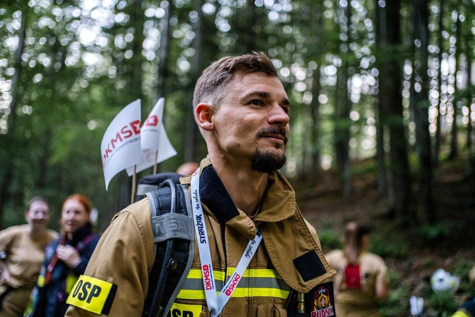 Zdjęcie w galerii na portalu naszwodzislaw.com: Piąta górska wyprawa strażaków zakończona sukcesem. Ze szczytu Babiej Góry wybrzmiał apel - zostań potencjalnym dawcą szpiku! wiadomości z regionu