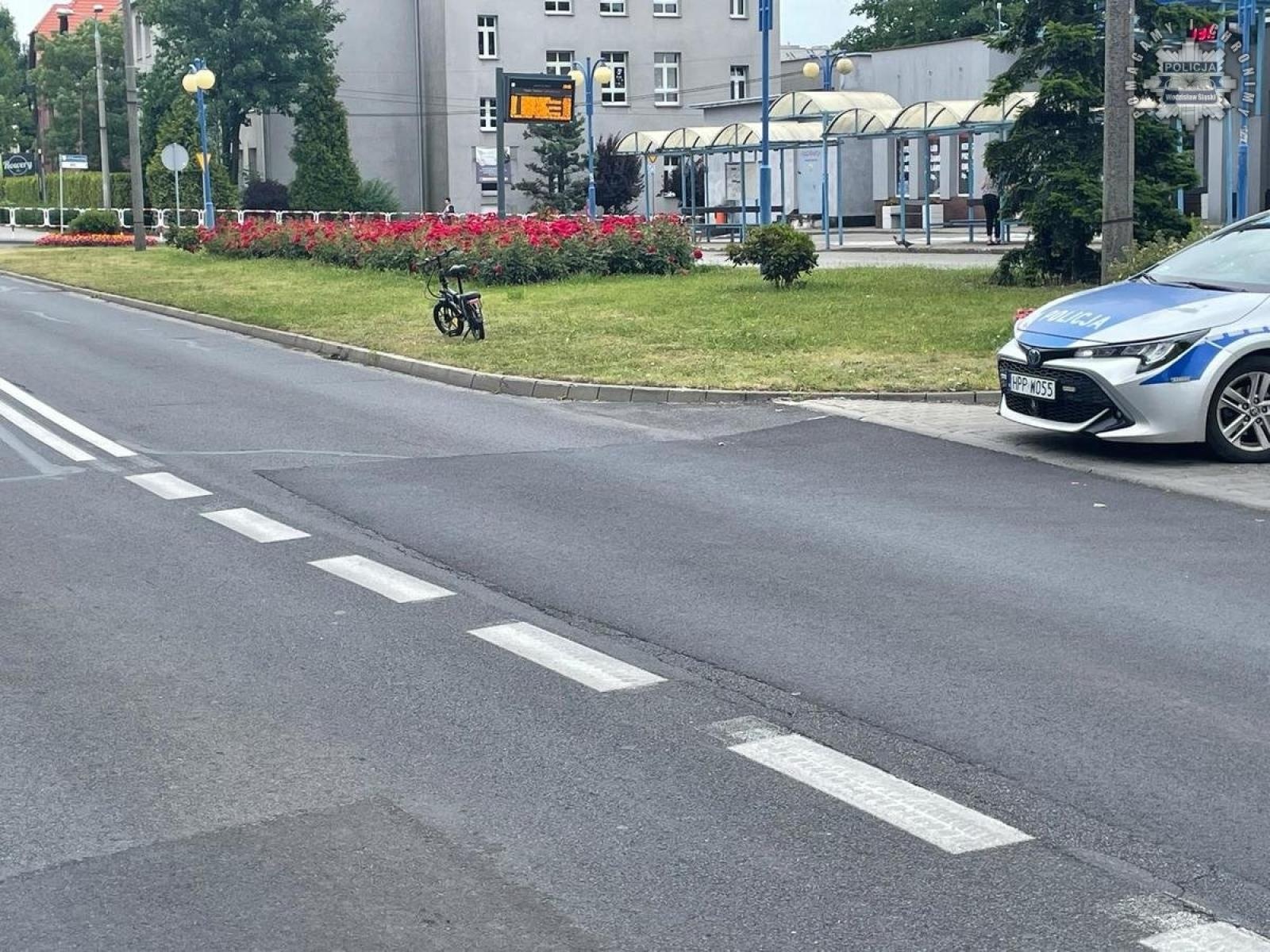 Zdjęcie w galerii na portalu naszwodzislaw.com: Pszów. Ciężarówka potrąciła rowerzystkę. Kierowca odjechał wiadomości z regionu