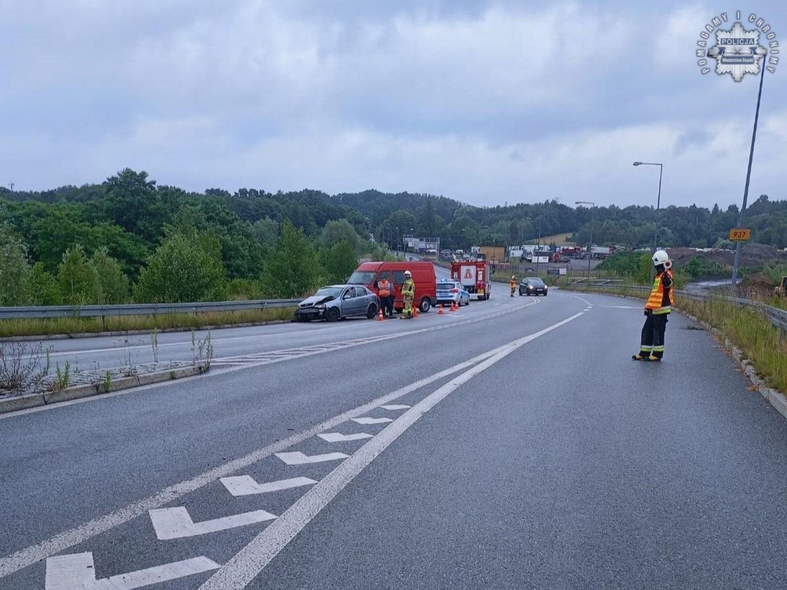 Zdjęcie w galerii na portalu naszwodzislaw.com: Nadmierna prędkość przyczyną czołówki w Mszanie wiadomości z regionu