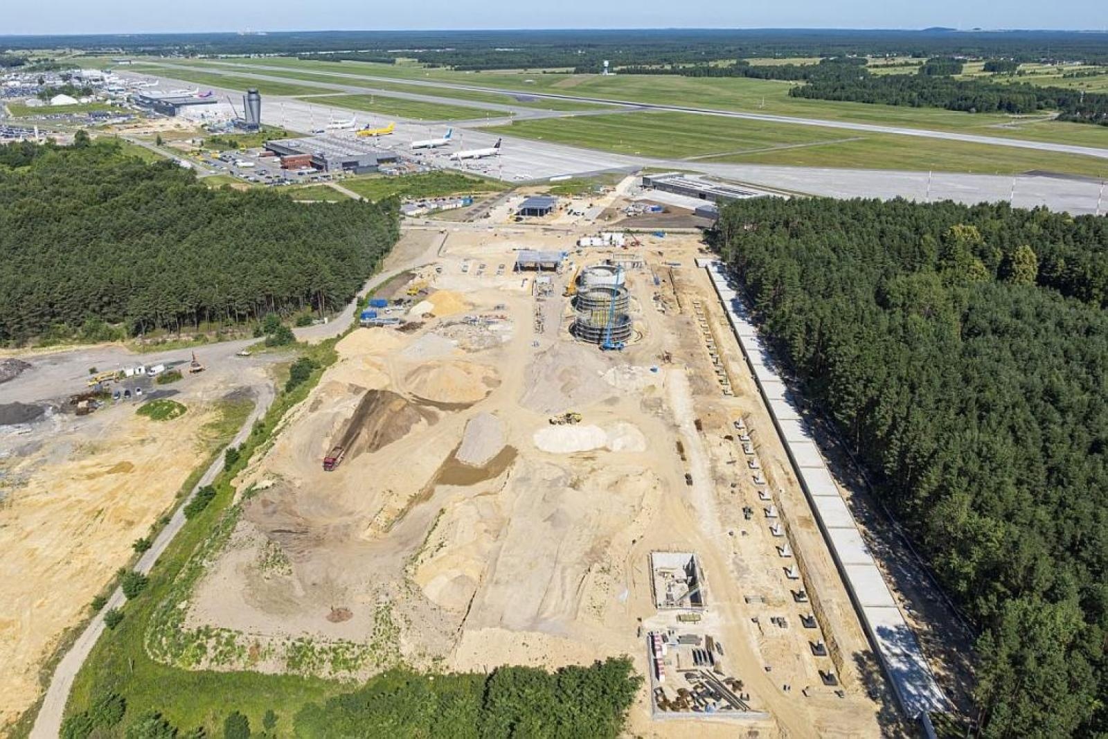 Zdjęcie w galerii na portalu naszwodzislaw.com: Lotnisko w Pyrzowicach – rekordy i inwestycje wiadomości z regionu